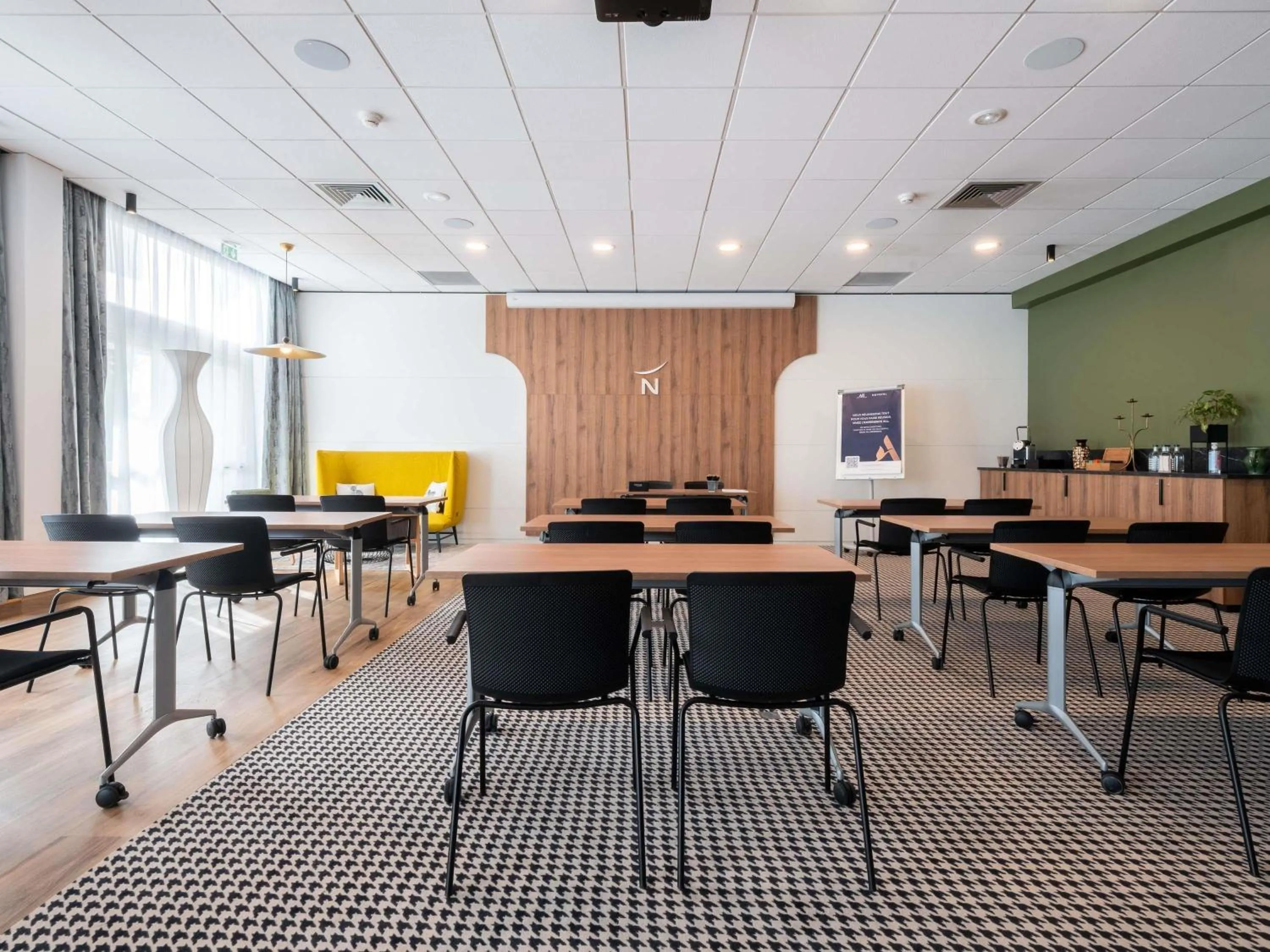 Meeting/conference room in Novotel Chartres