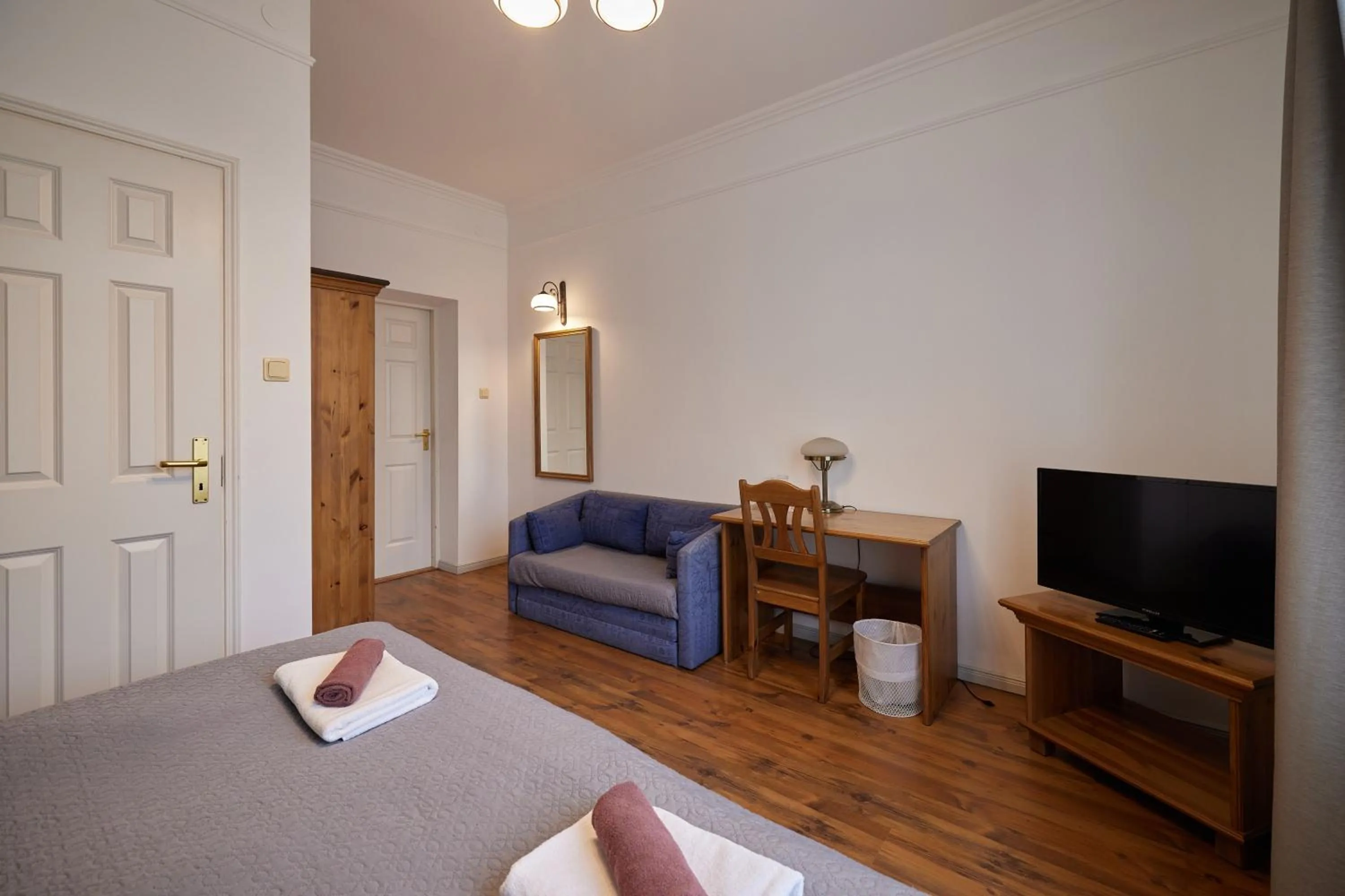 TV and multimedia, Bed in Villa Wesenbergh