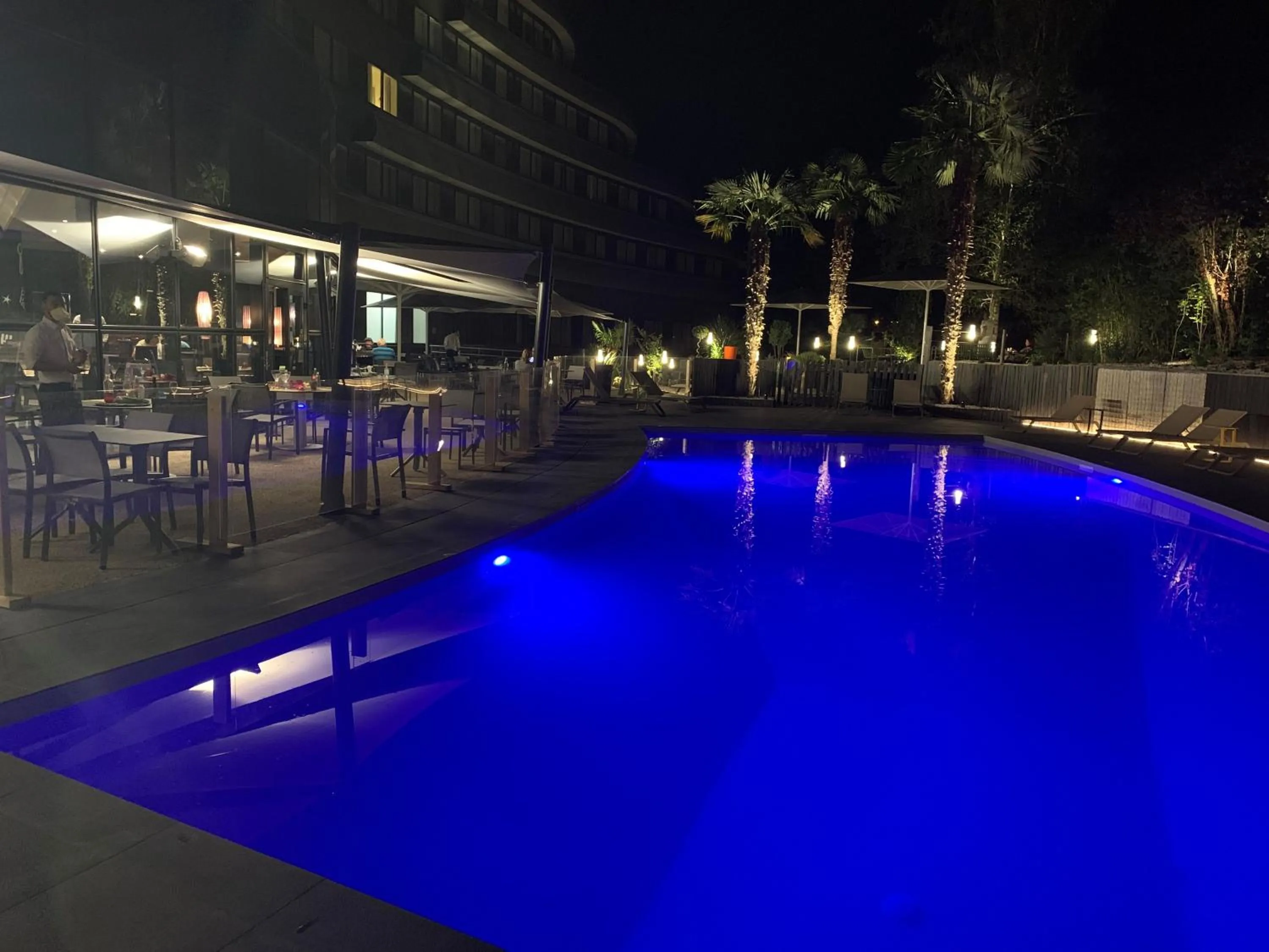 Swimming pool in Novotel Poitiers Site du Futuroscope