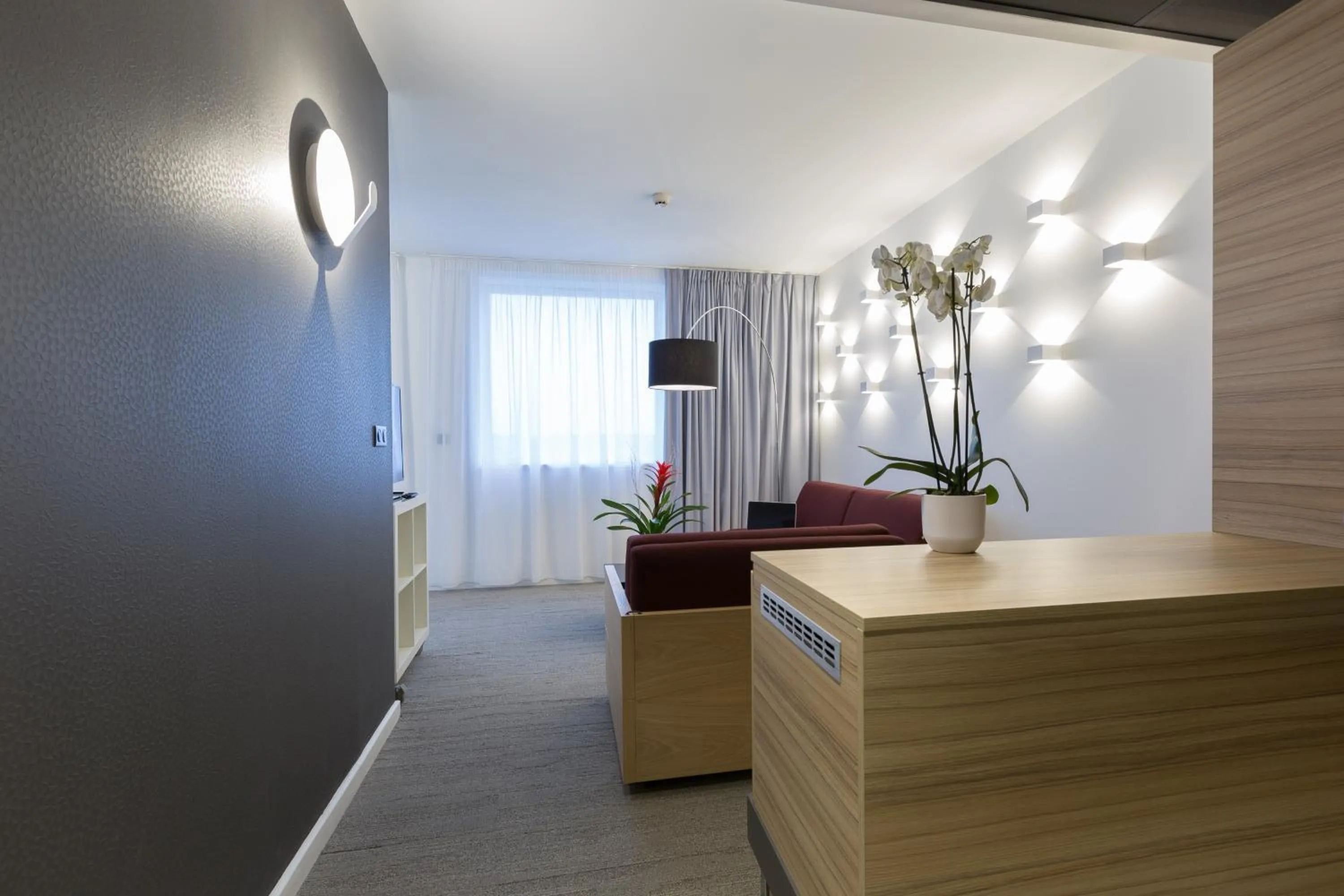 Photo of the whole room in Novotel Poitiers Site du Futuroscope