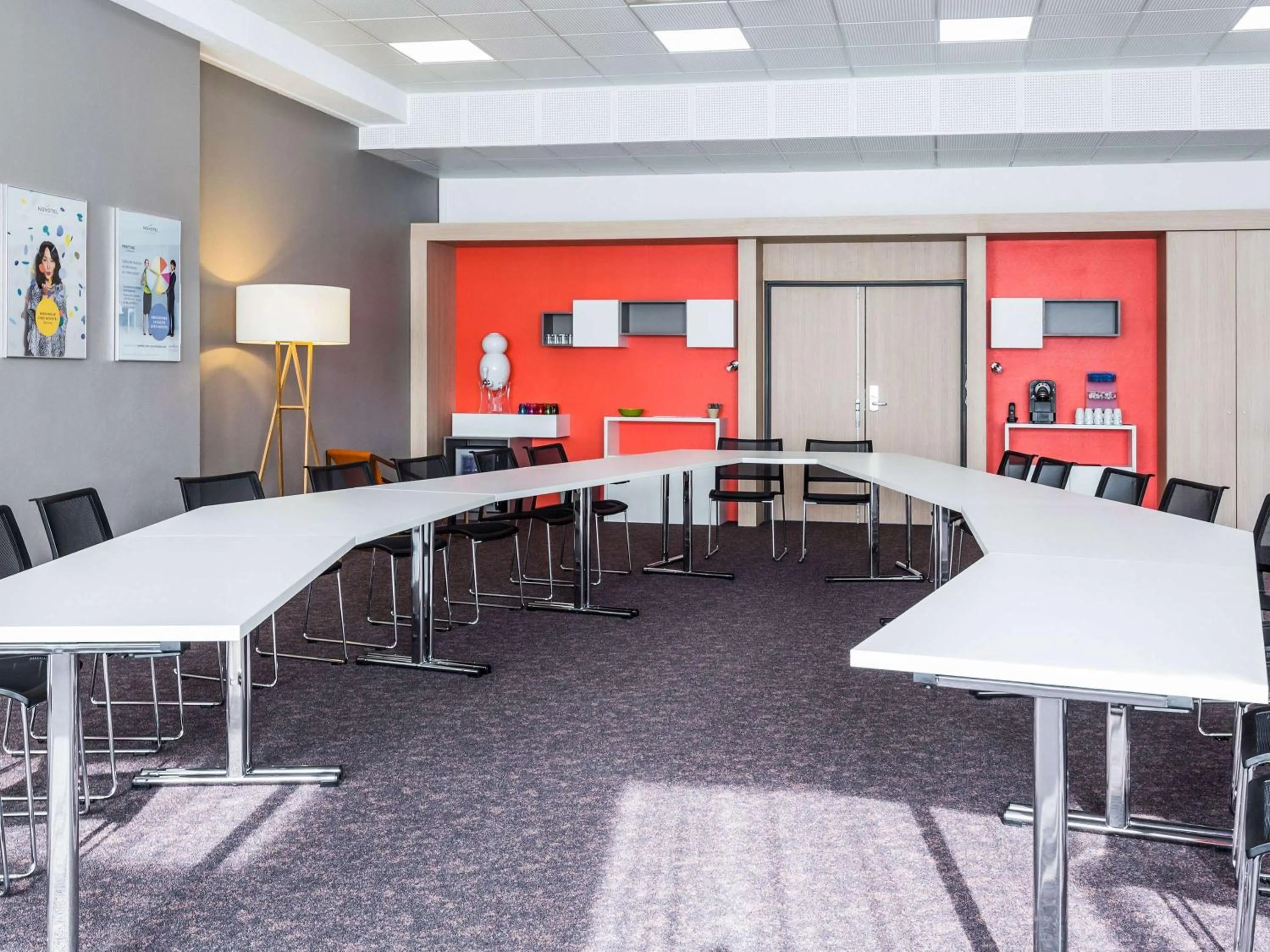 Meeting/conference room in Novotel Poitiers Site du Futuroscope