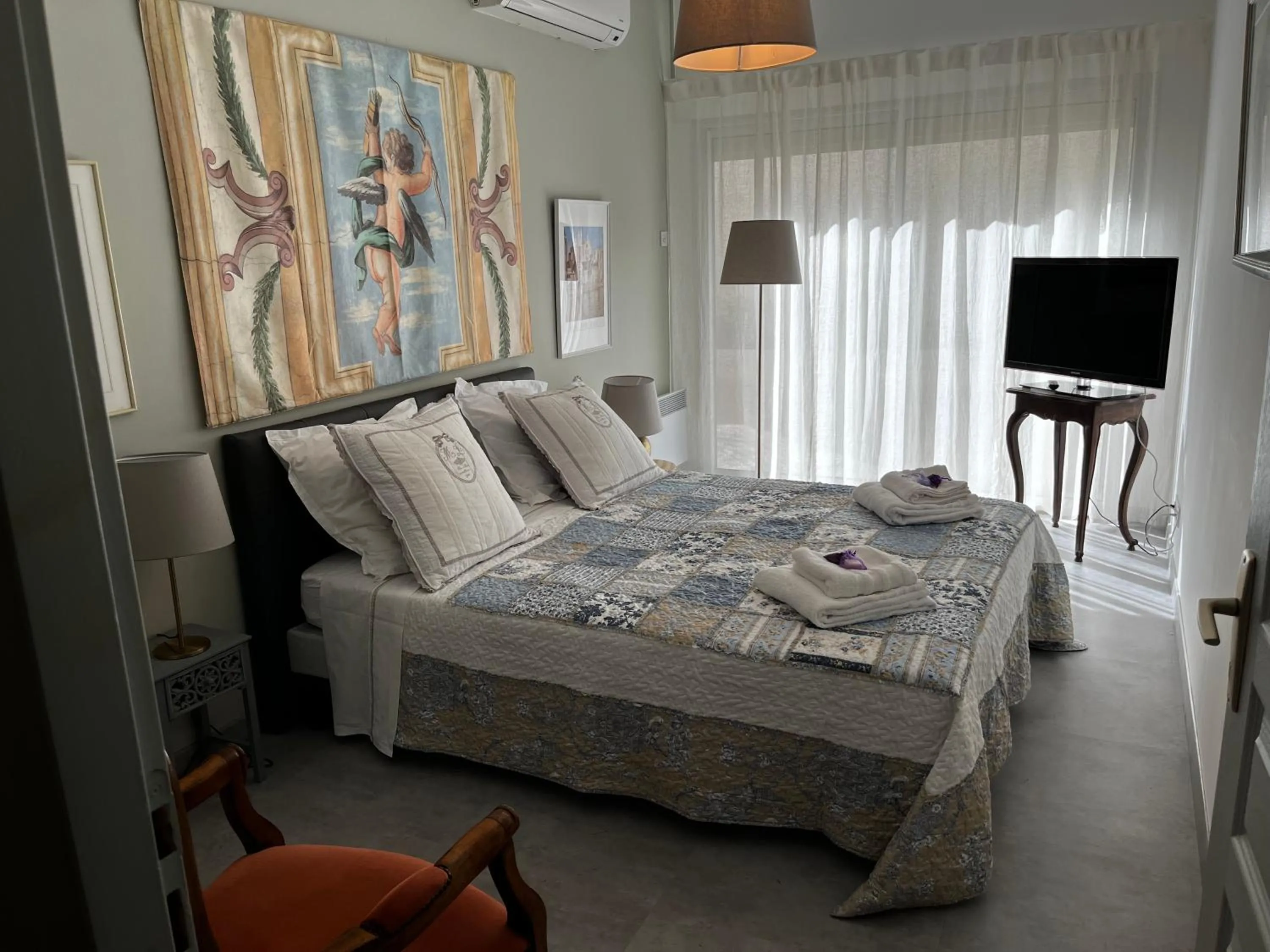 Bed in AU COEUR DES LICES *** CENTRE HISTORIQUE AVIGNON