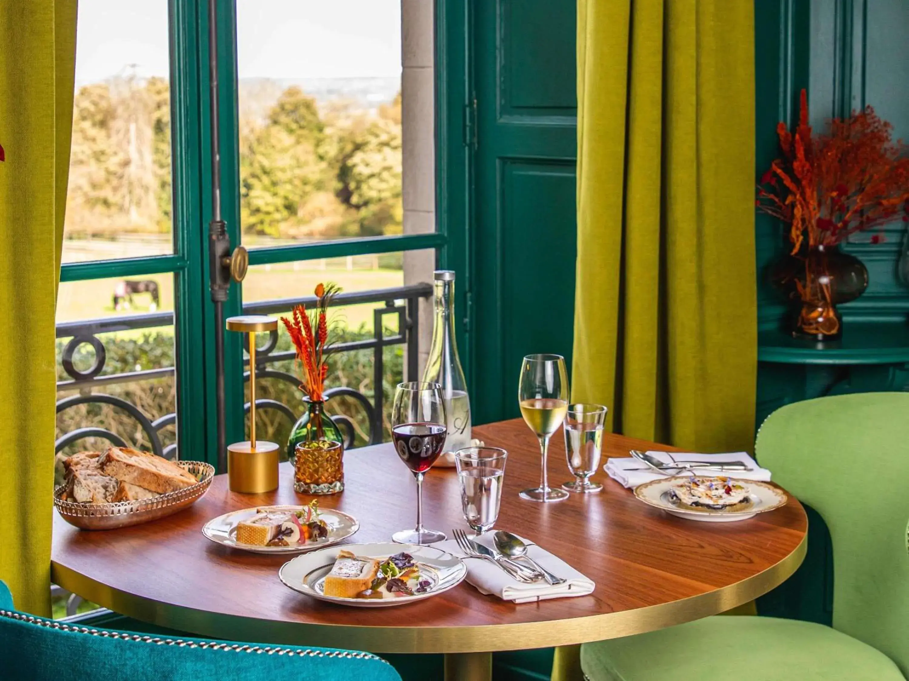 Restaurant/places to eat in Hotel Novotel Domaine de Maffliers - Paris Val-d'Oise Restaurant/places to eat in Hotel Novotel Domaine de Maffliers - Paris Val-d'Oise