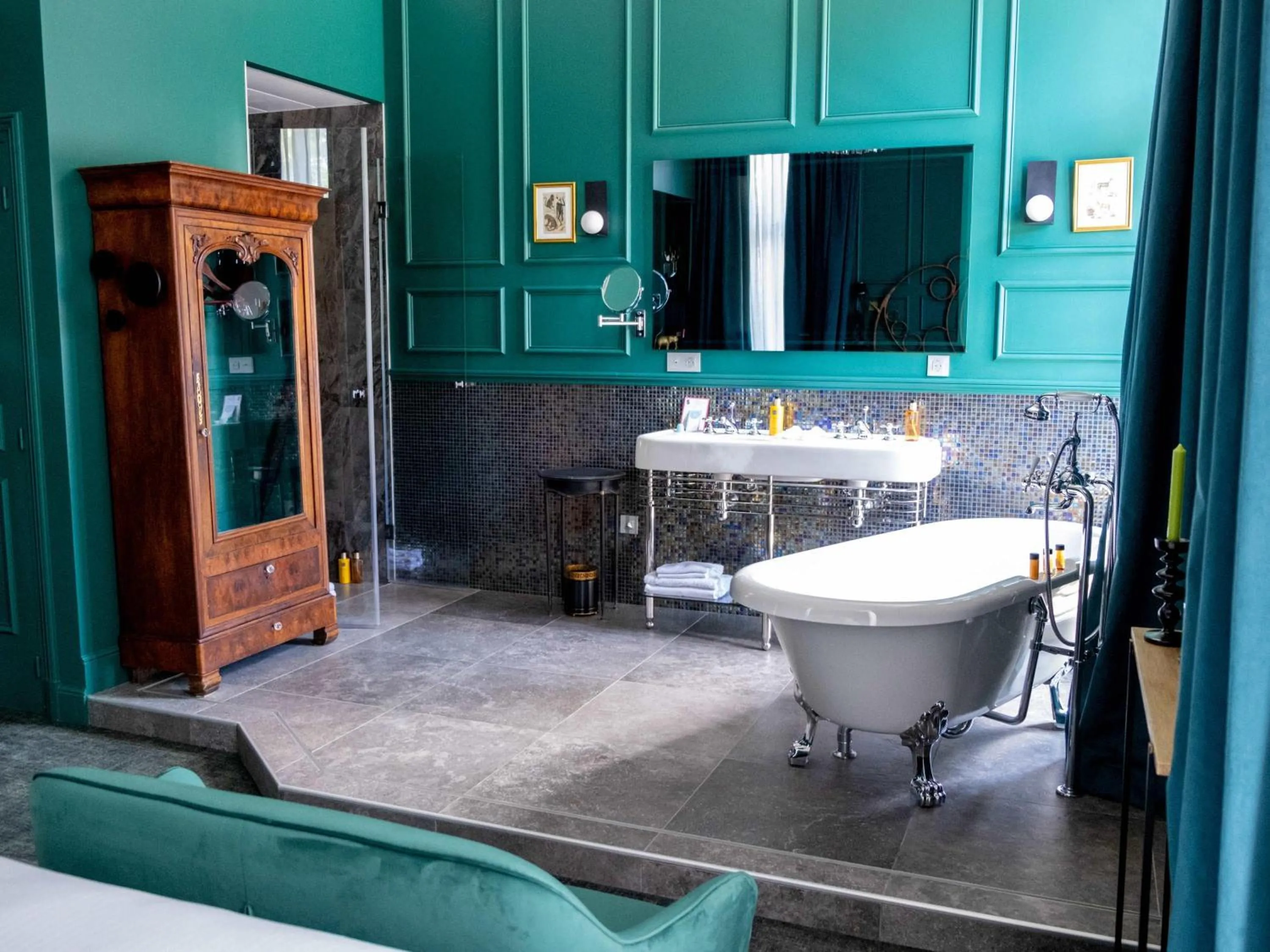 Bedroom in Hotel Novotel Domaine de Maffliers - Paris Val-d'Oise