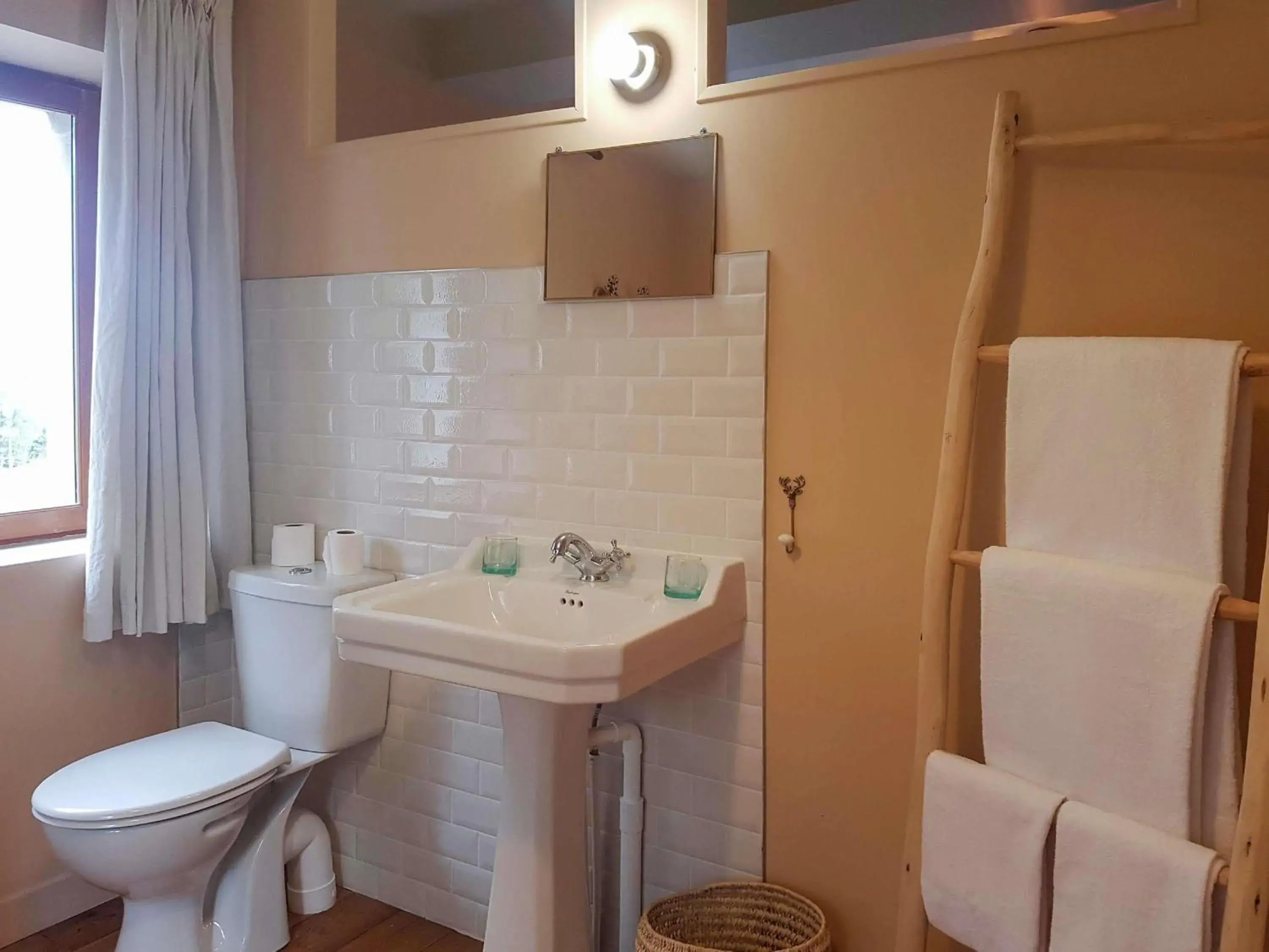 Bedroom in Hotel Novotel Domaine de Maffliers - Paris Val-d'Oise Bedroom in Hotel Novotel Domaine de Maffliers - Paris Val-d'Oise