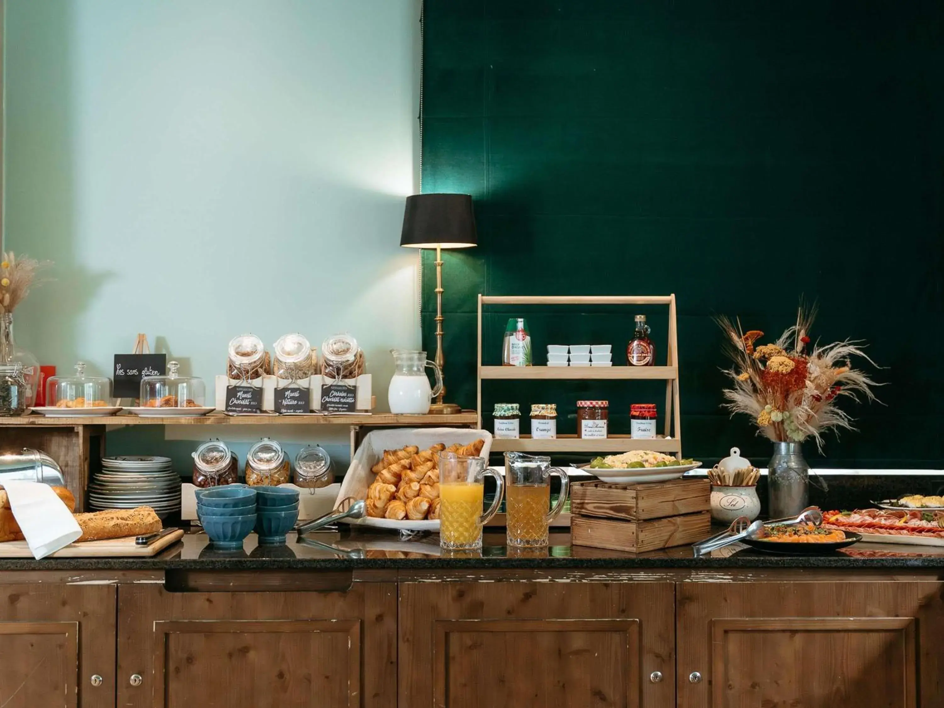 Breakfast in Hotel Novotel Domaine de Maffliers - Paris Val-d'Oise Breakfast in Hotel Novotel Domaine de Maffliers - Paris Val-d'Oise