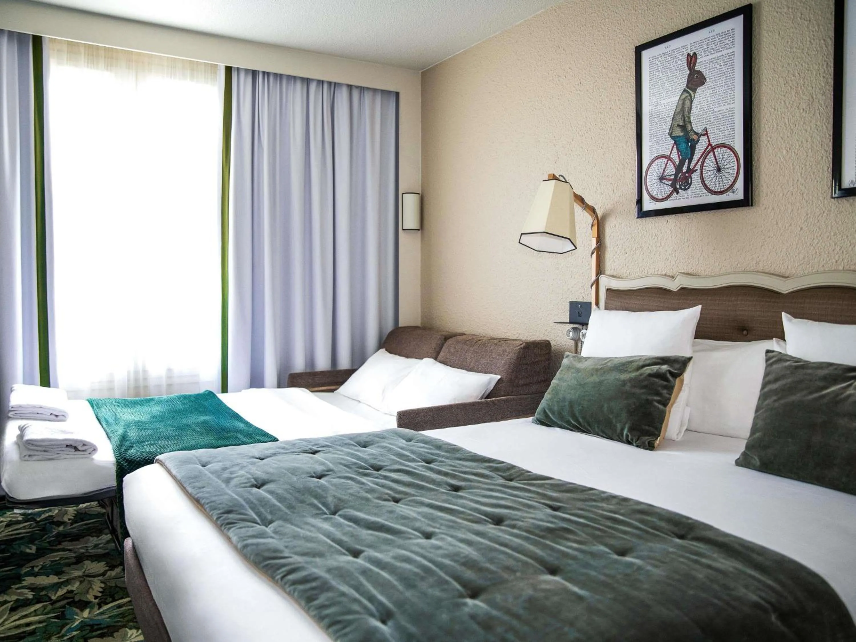 Bedroom, Bed in Hotel Novotel Domaine de Maffliers - Paris Val-d'Oise