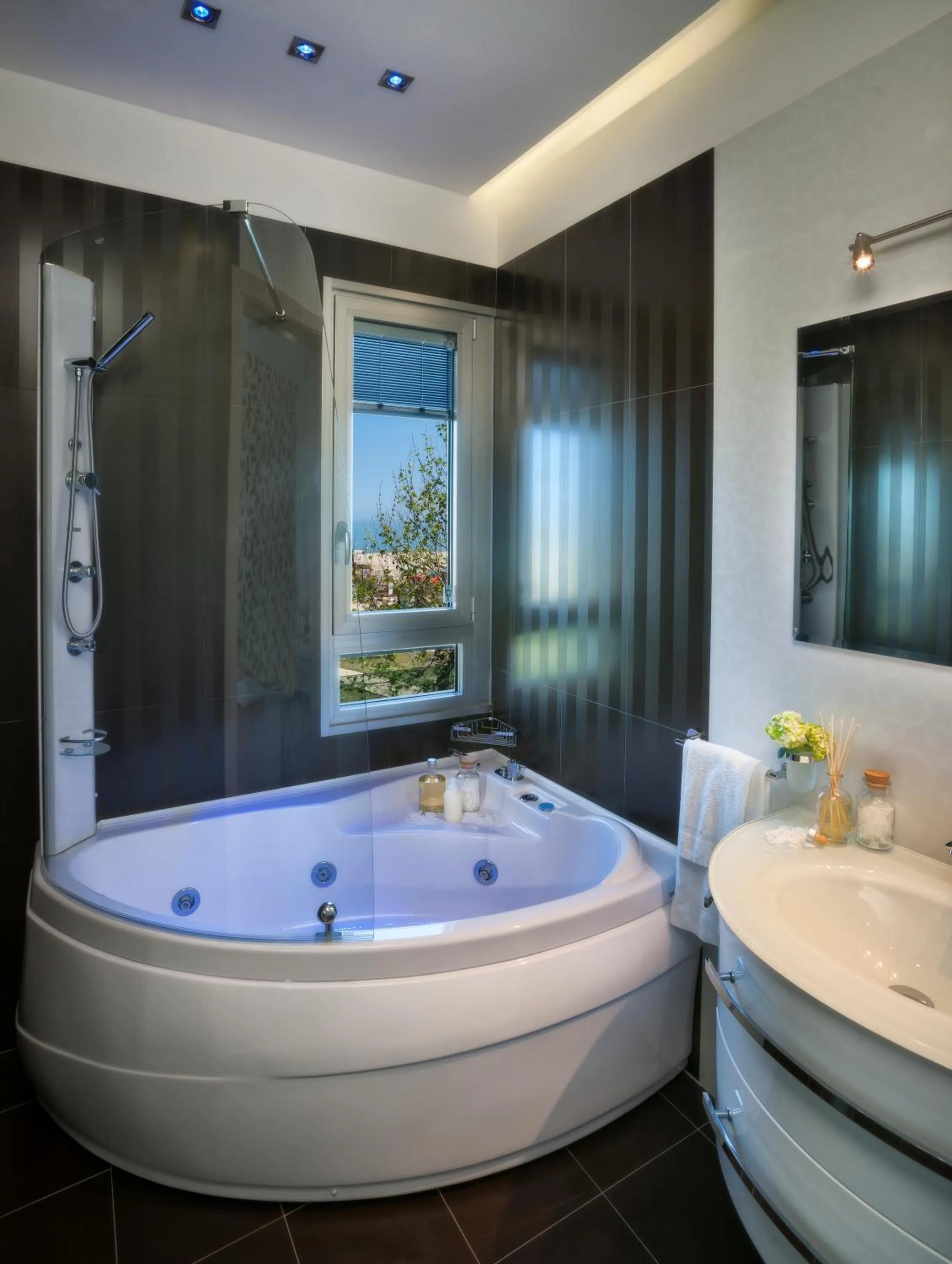 Hot Tub in Hotel Vistamare