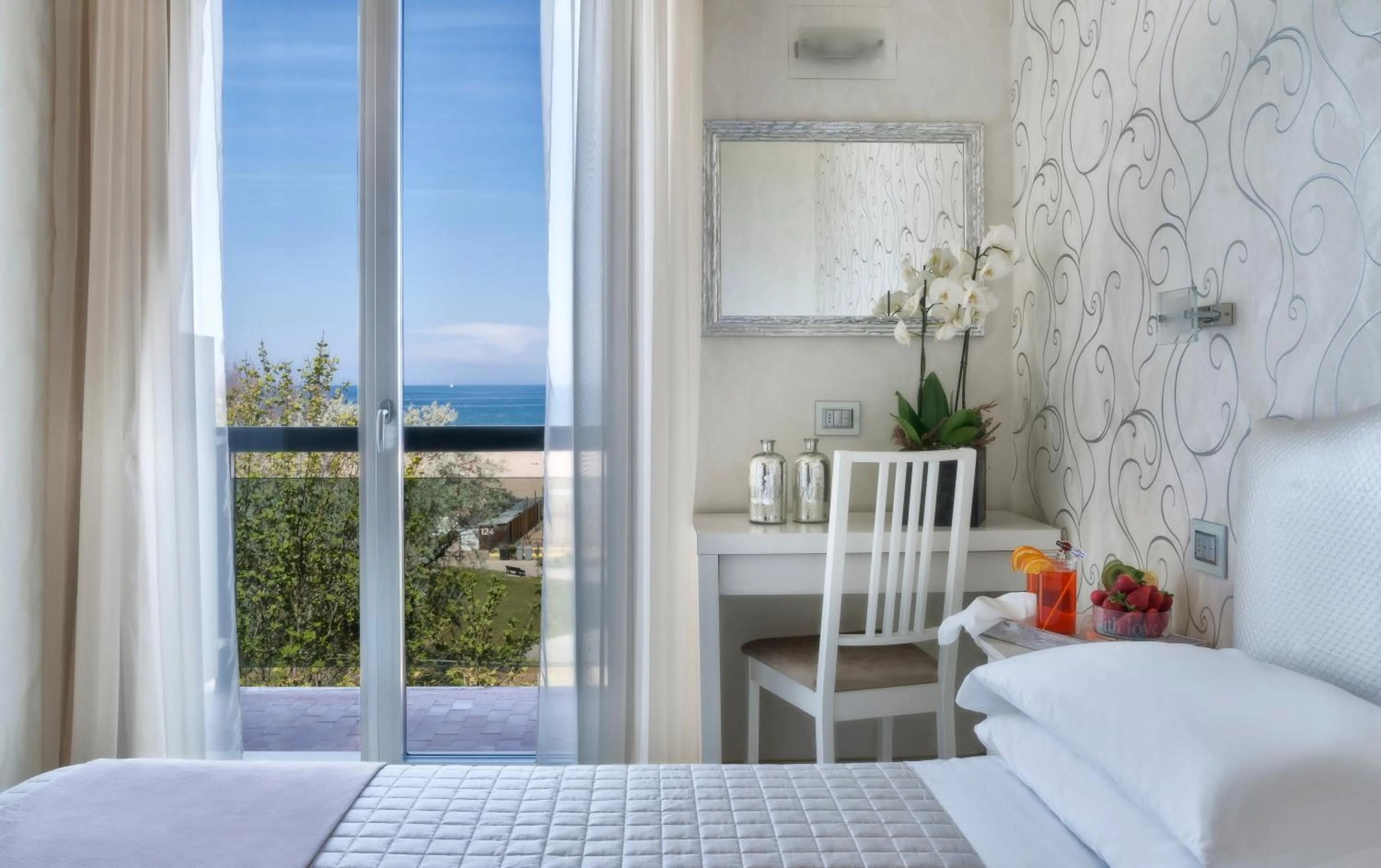 Photo of the whole room, Bed in Hotel Vistamare