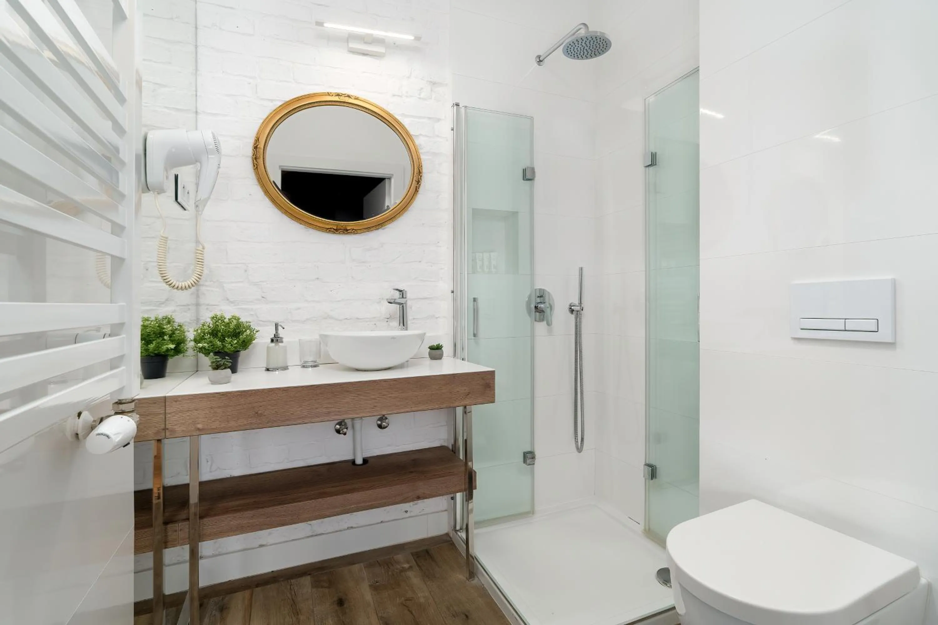 Shower in Apartamenty Schoeps Residence by Noclegi Renters