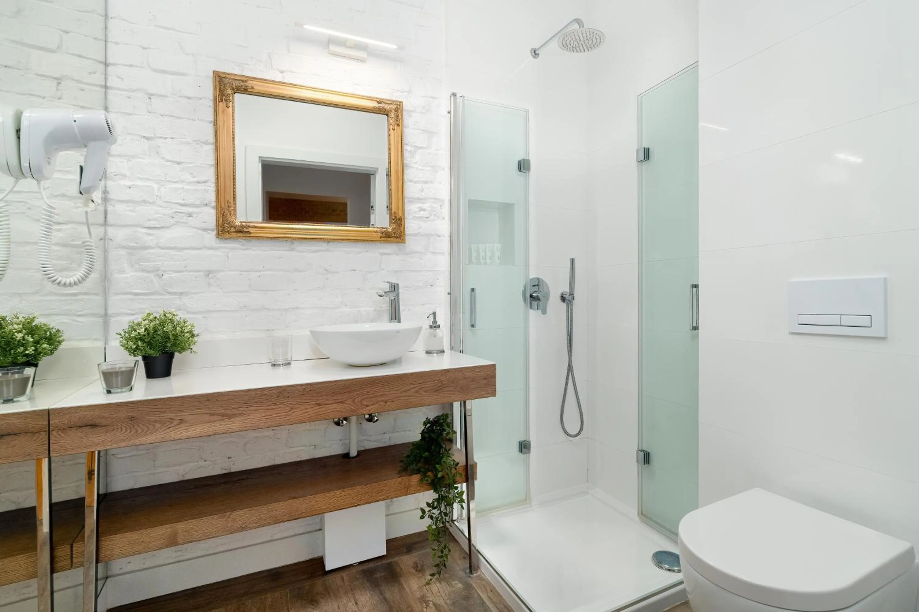 Shower in Apartamenty Schoeps Residence by Noclegi Renters