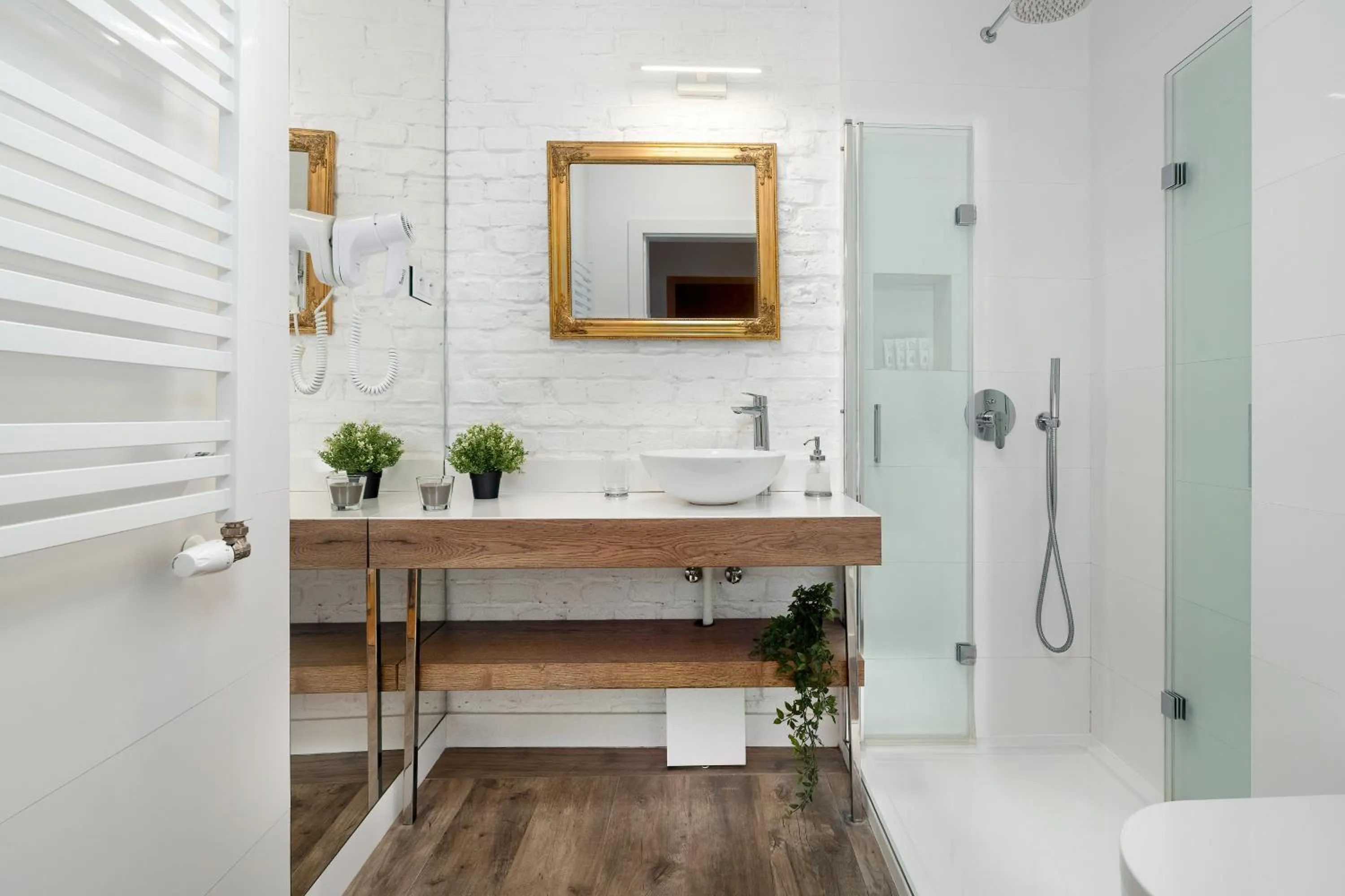 Shower in Apartamenty Schoeps Residence by Noclegi Renters