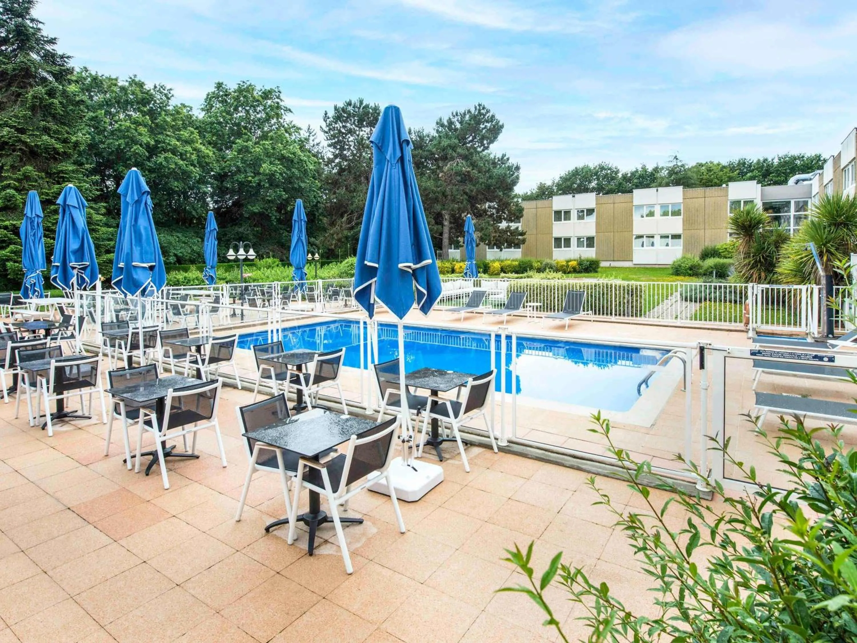 Restaurant/places to eat in Novotel Rennes Alma