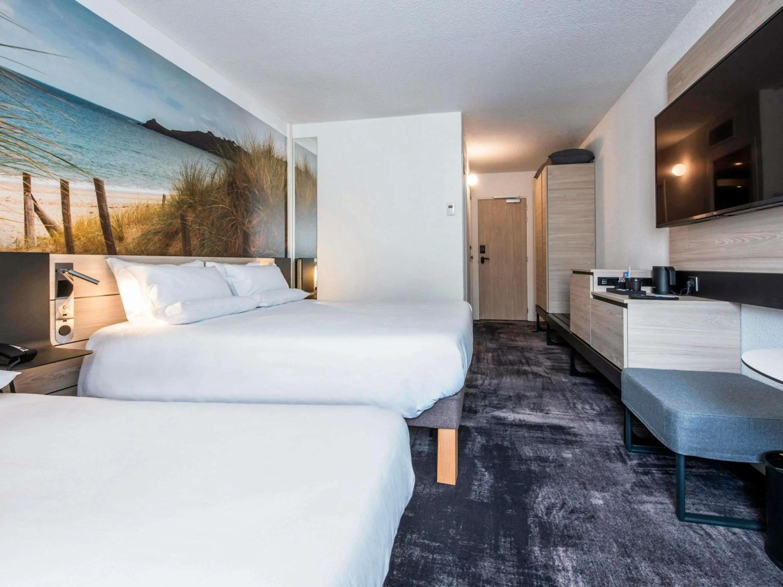 Bedroom, Bed in Novotel Rennes Alma