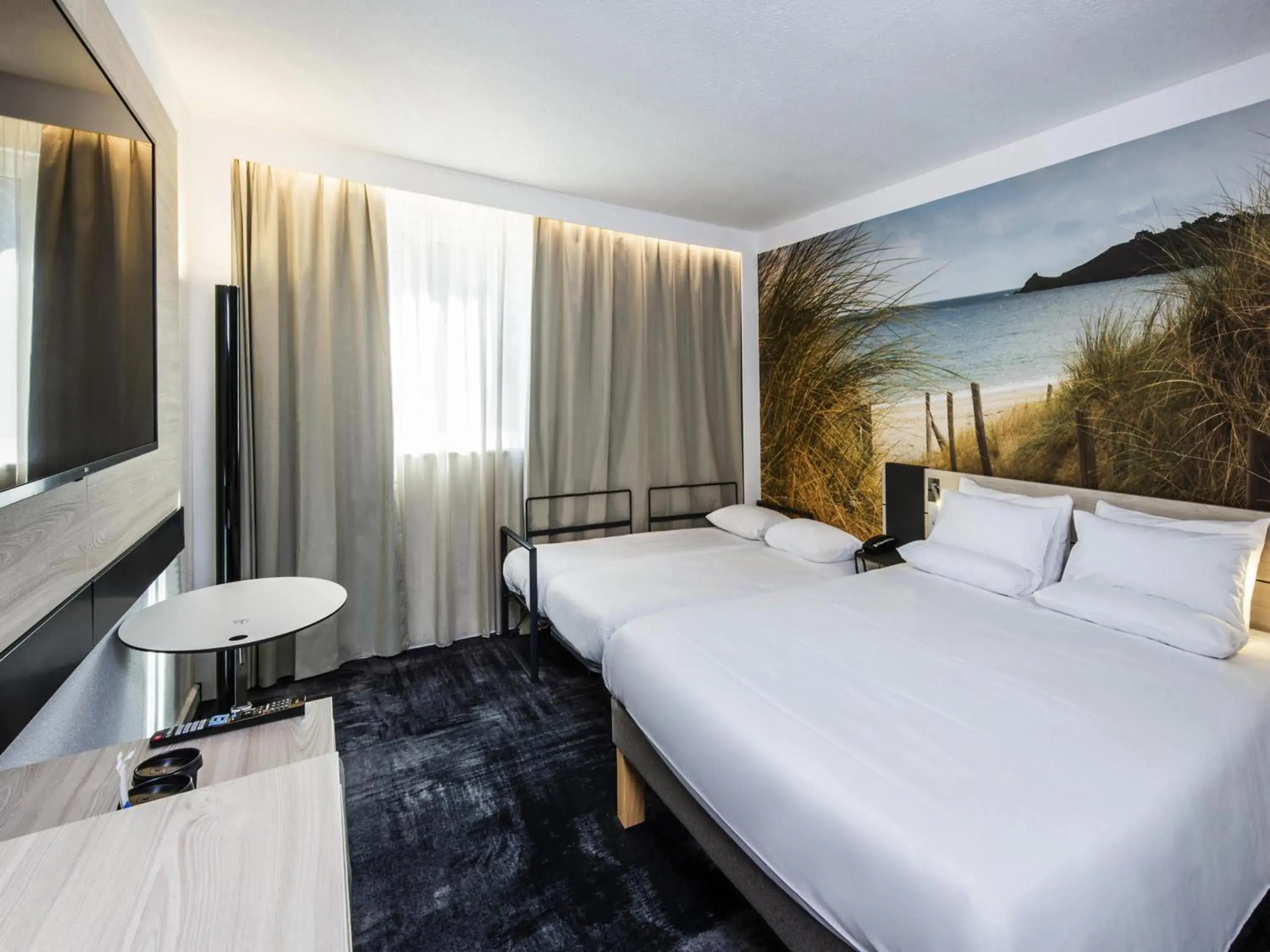 Standard Double Room with Sofa in Novotel Rennes Alma Standard Double Room with Sofa in Novotel Rennes Alma