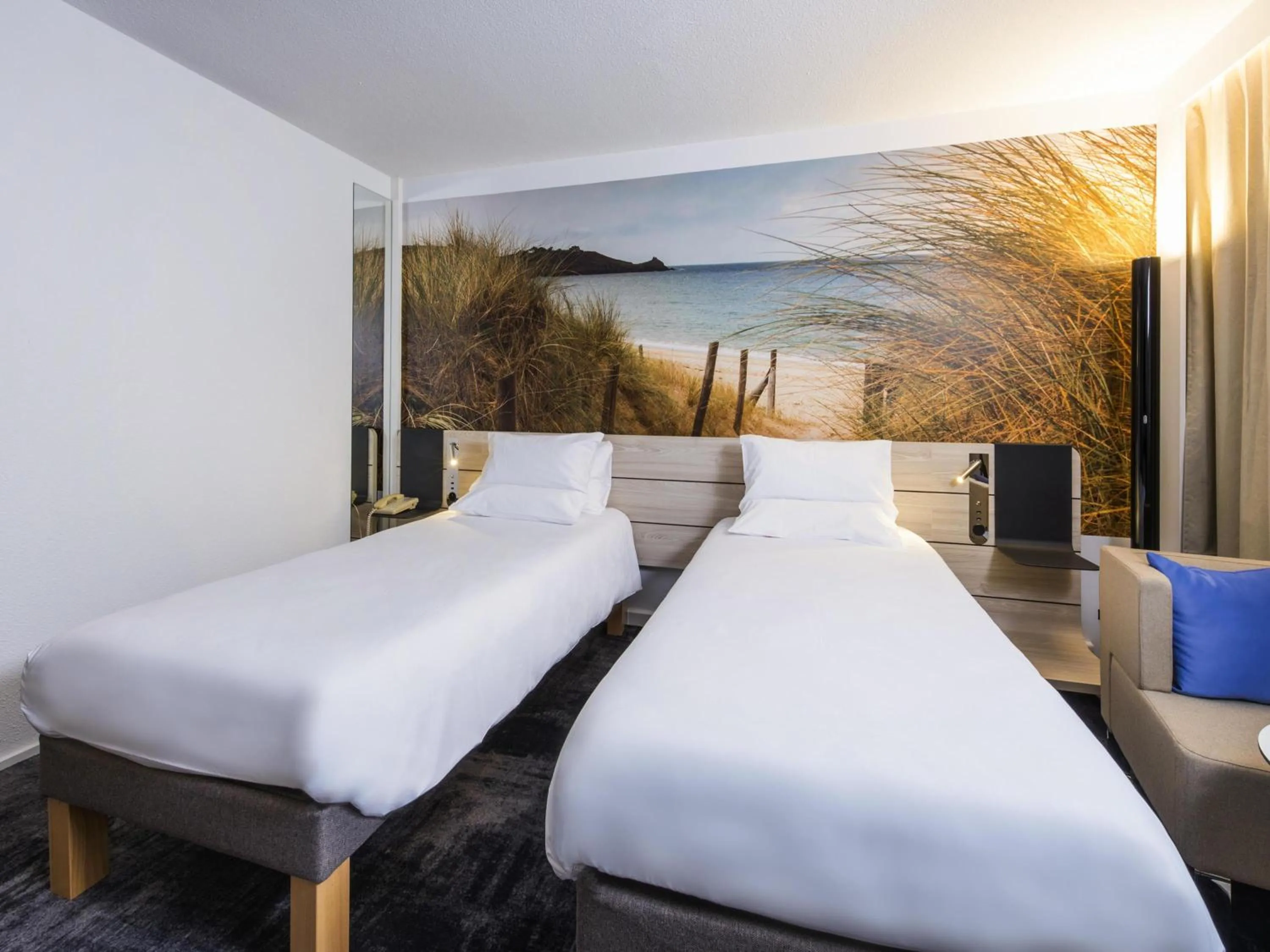 Bedroom, Bed in Novotel Rennes Alma