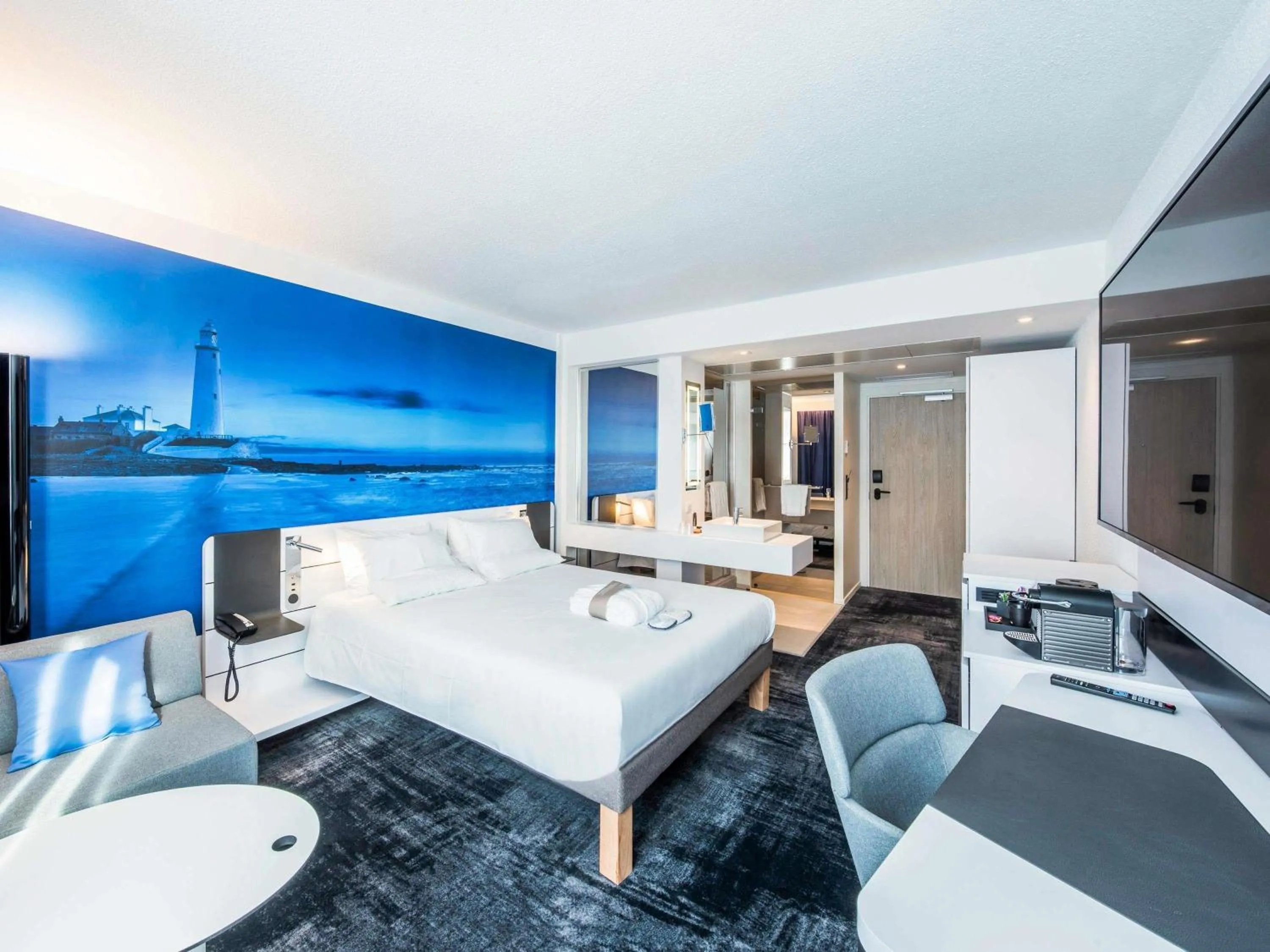 Bedroom, Bed in Novotel Rennes Alma