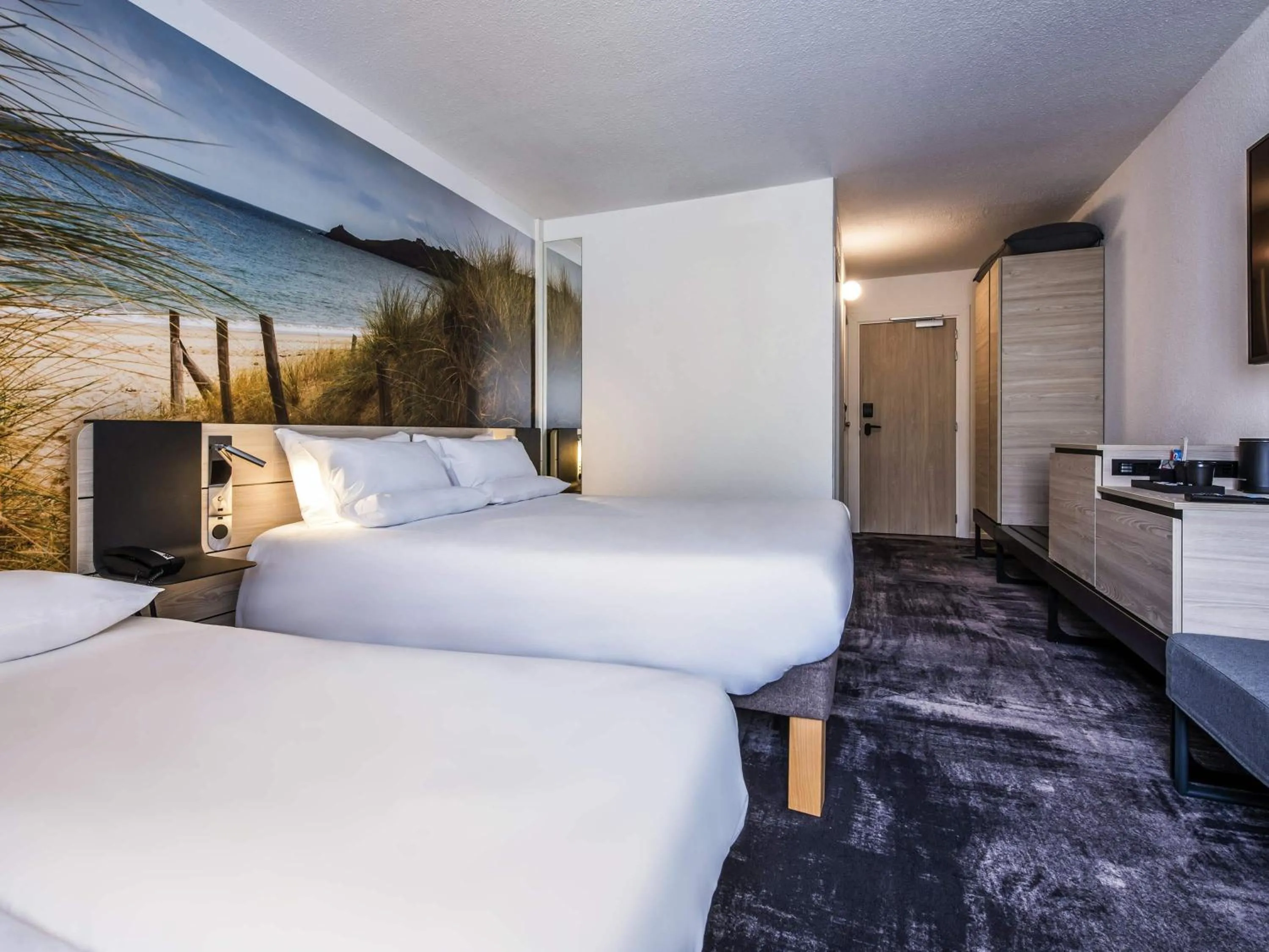 Bedroom, Bed in Novotel Rennes Alma