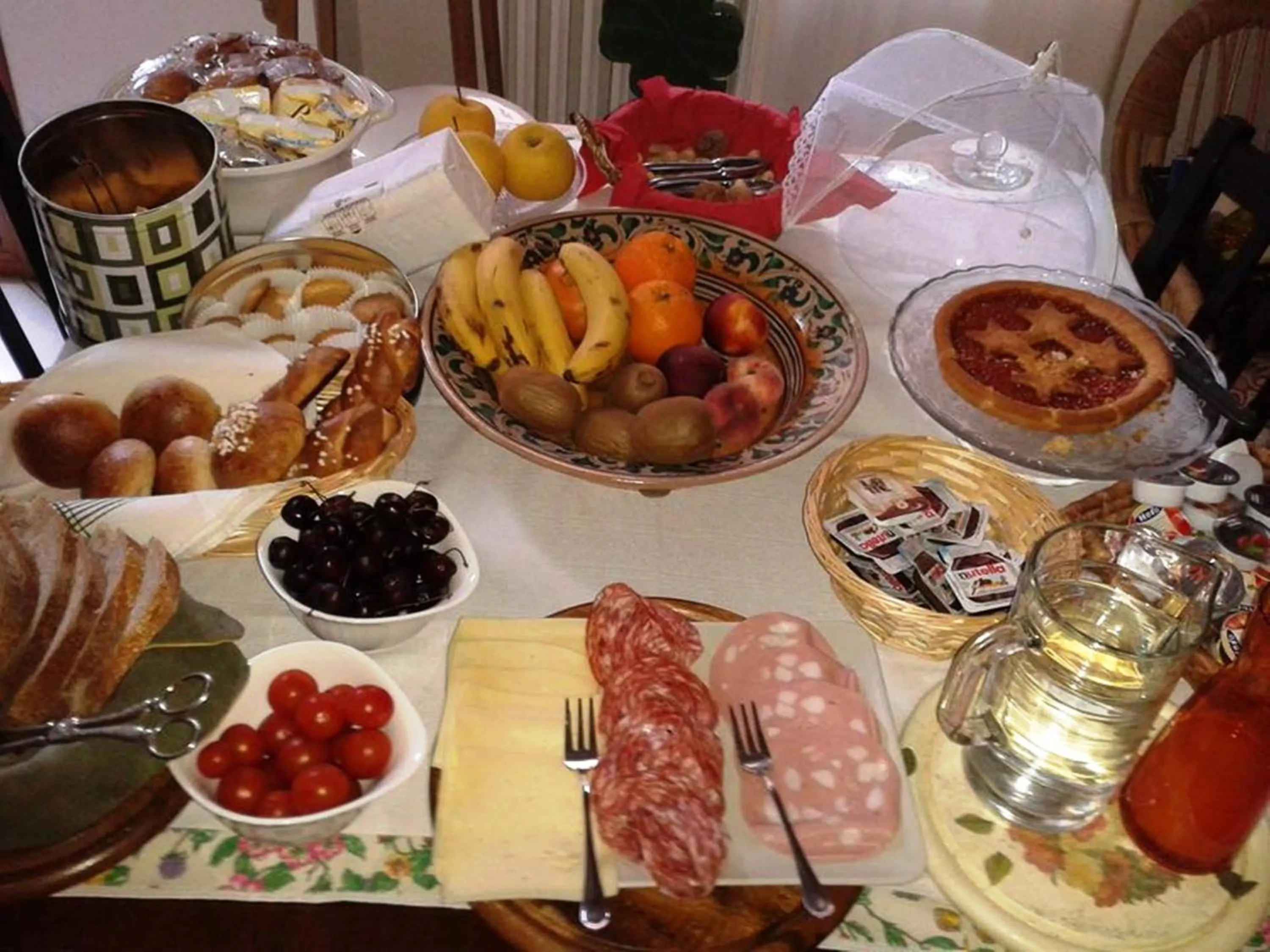 Buffet breakfast in Al Quadrifoglio Bed & Breakfast