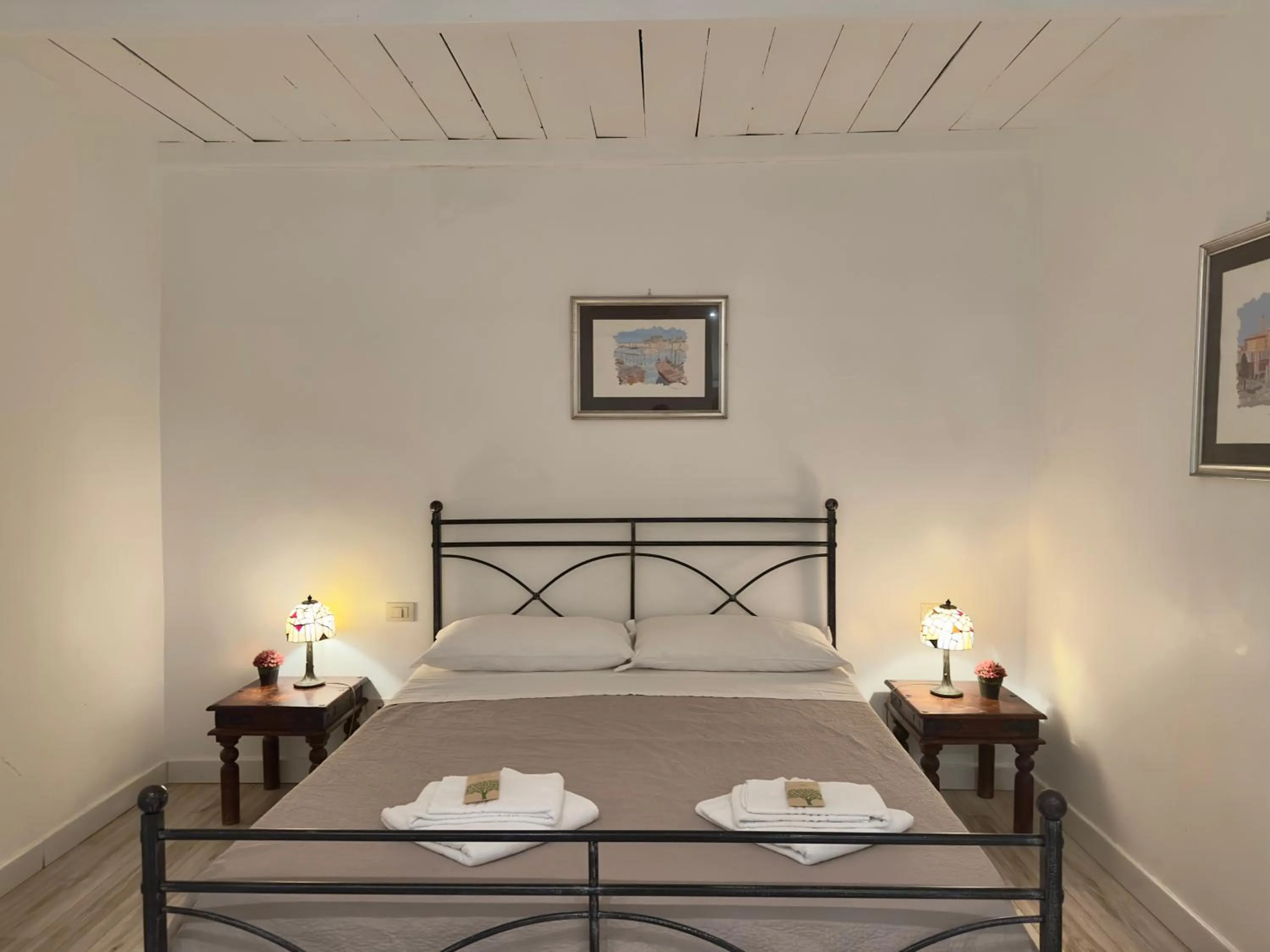 Bedroom, Bed in B&B Santi Quattro Al Colosseo