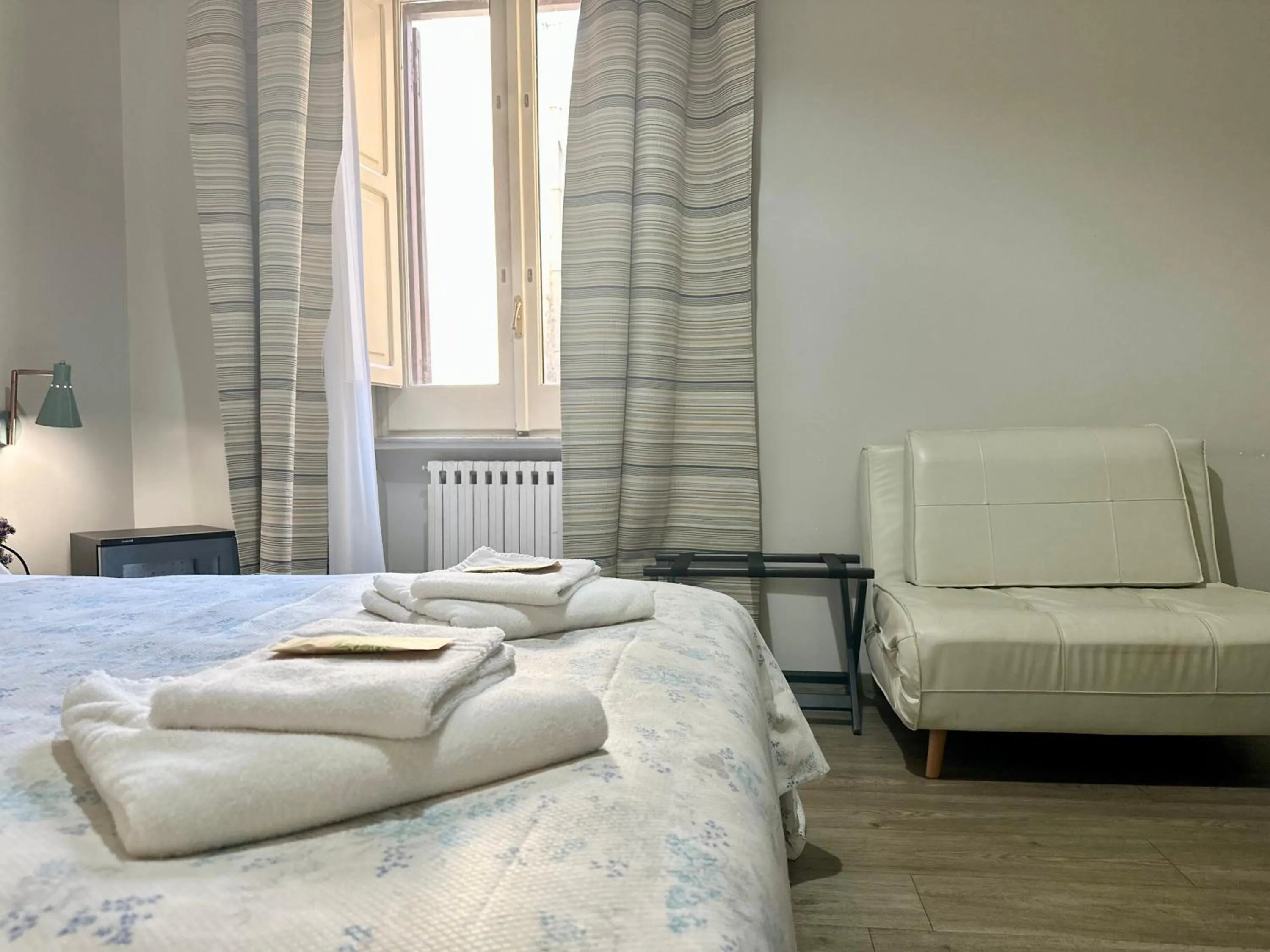 Bedroom, Bed in B&B Santi Quattro Al Colosseo