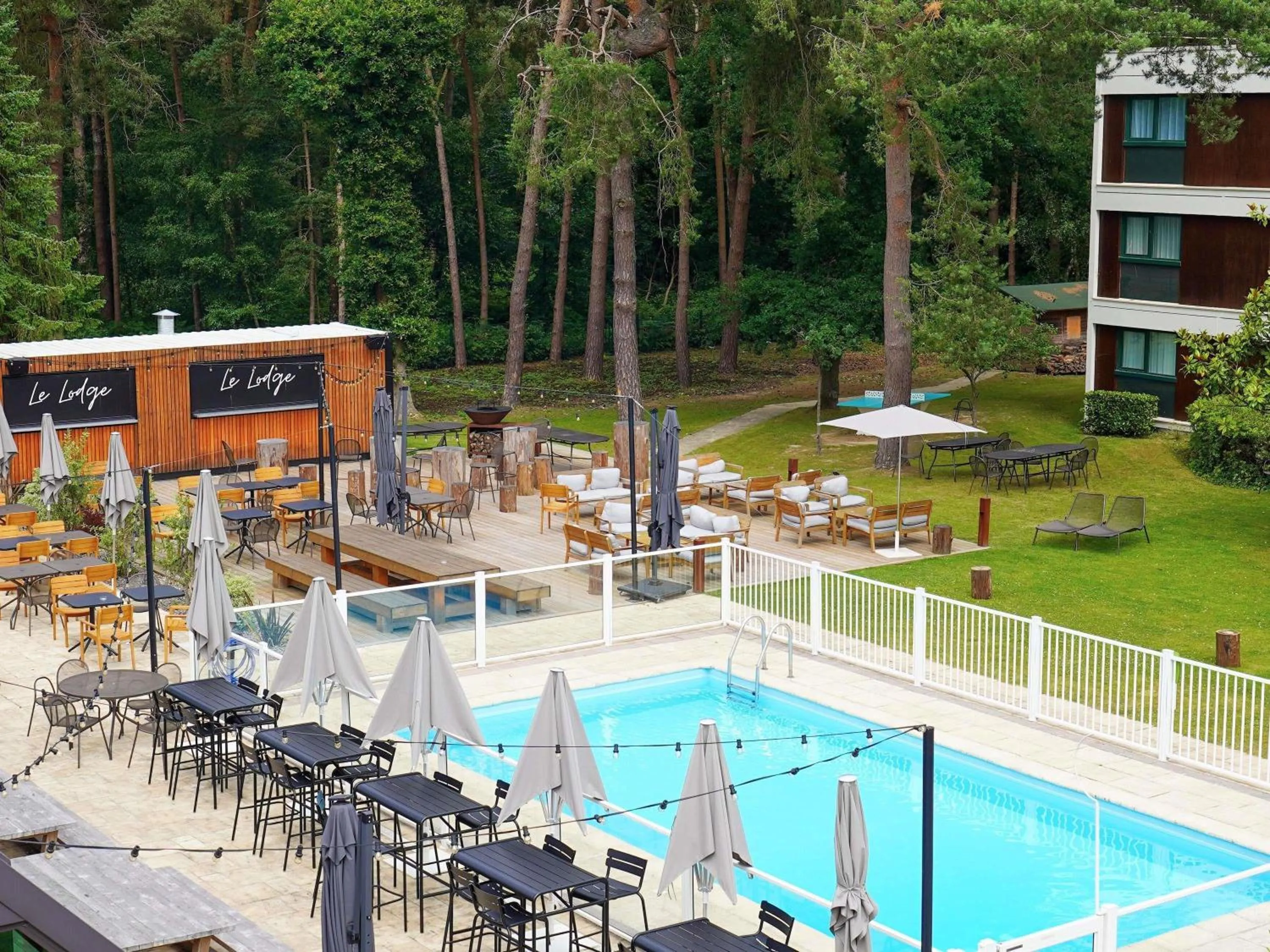 Property building in Novotel Rouen Sud Zenith Parc Expo