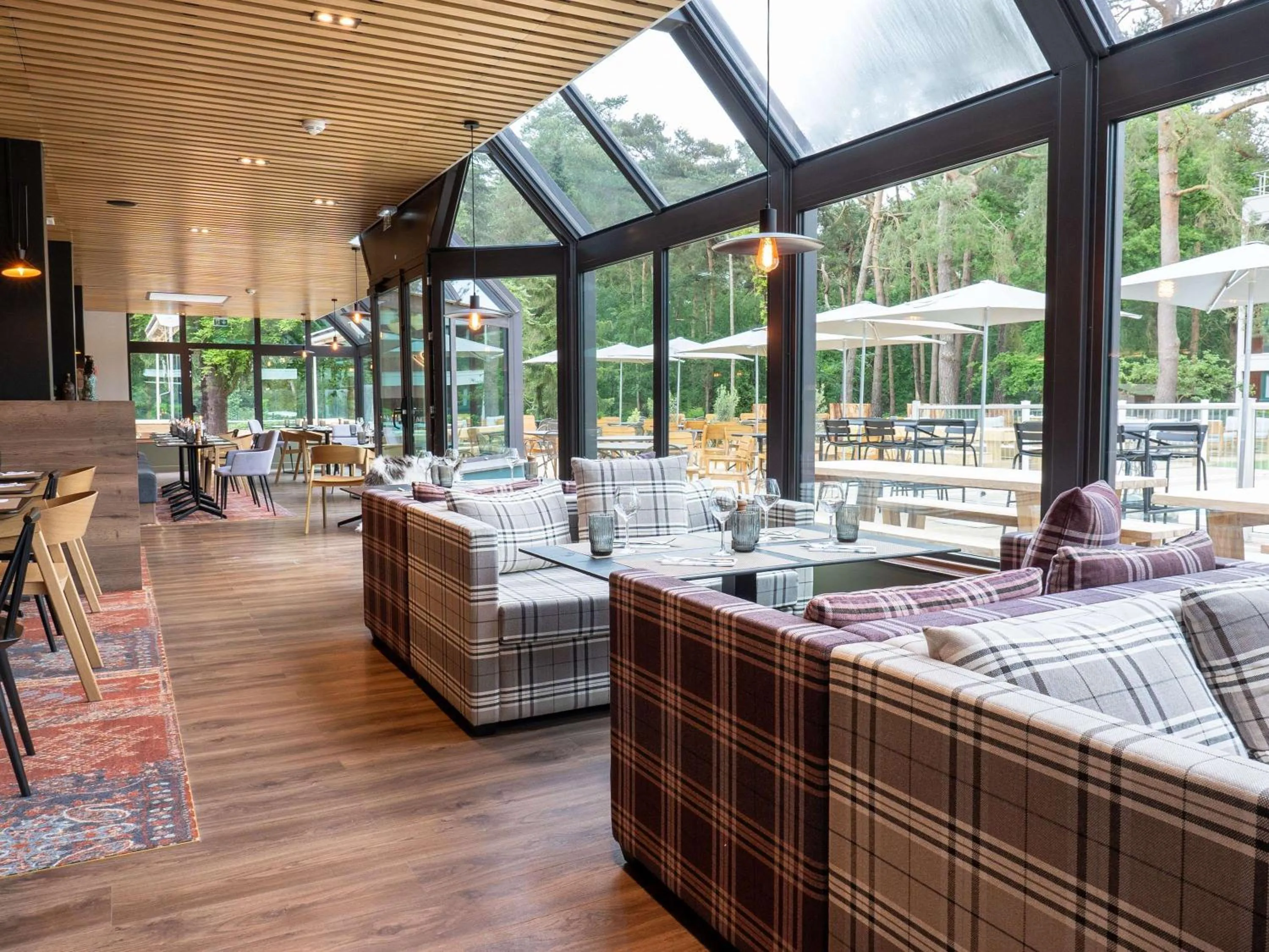 Restaurant/places to eat in Novotel Rouen Sud