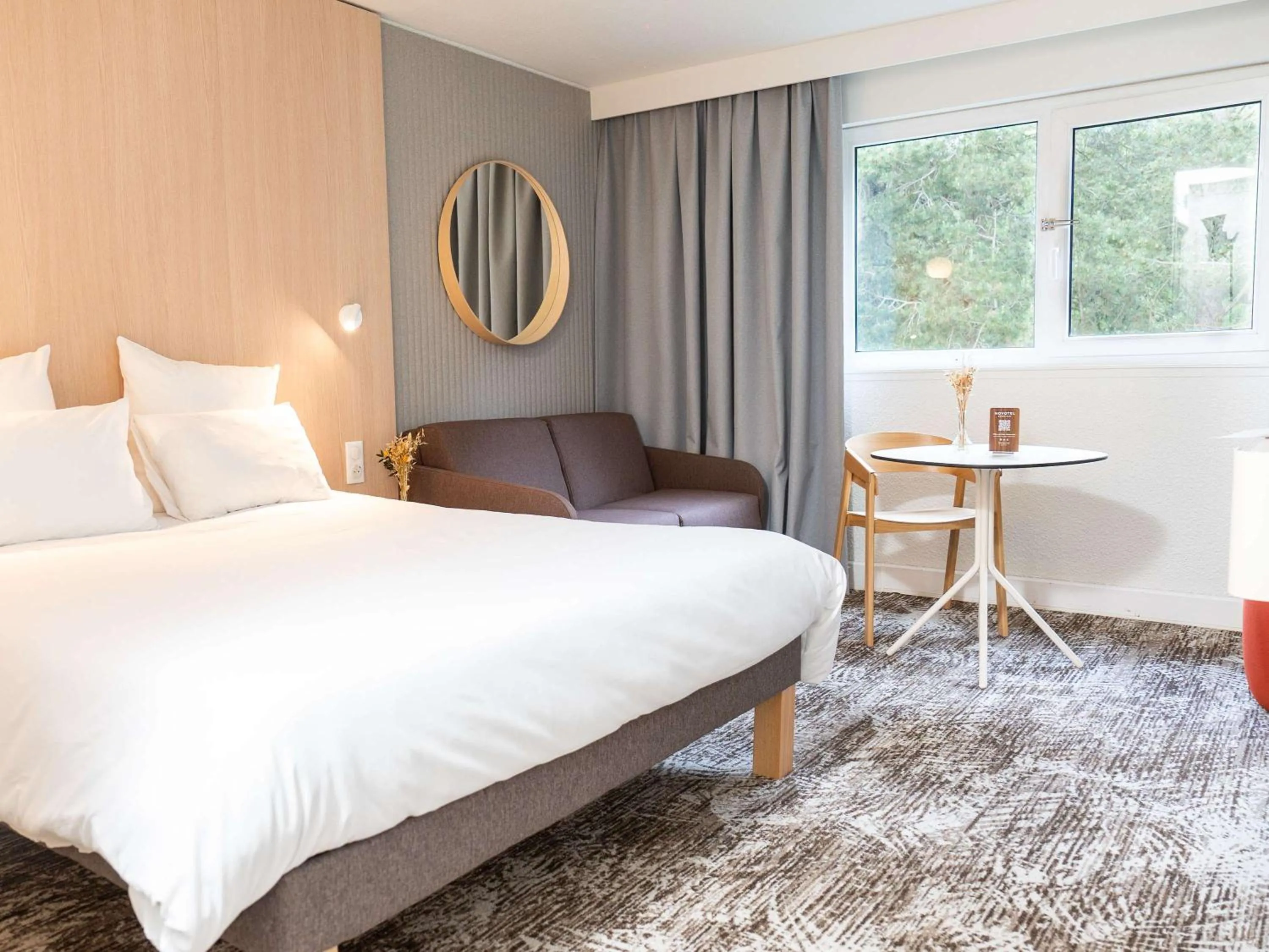 Bedroom, Bed in Novotel Rouen Sud