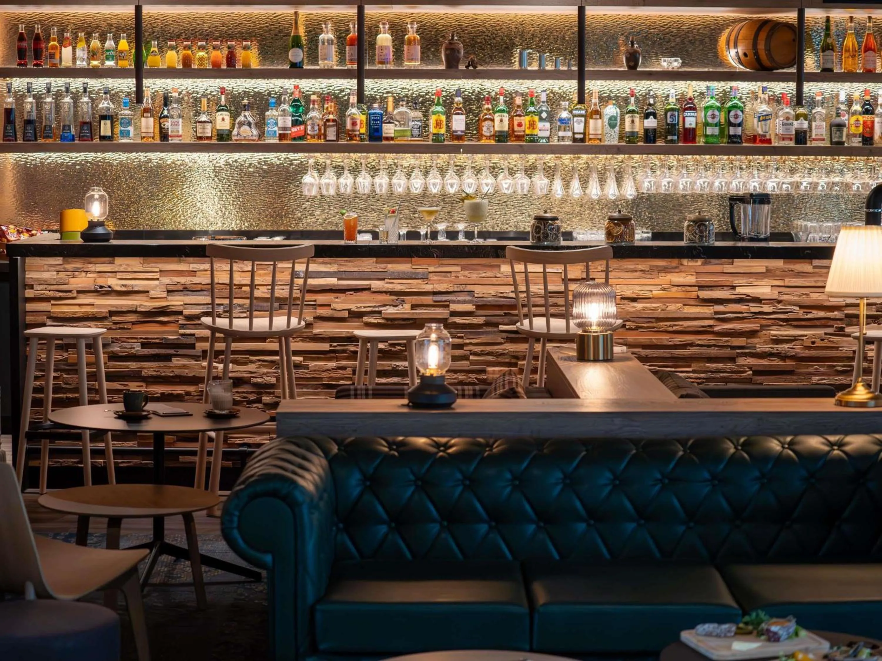 Lounge or bar in Novotel Rouen Sud Zenith Parc Expo