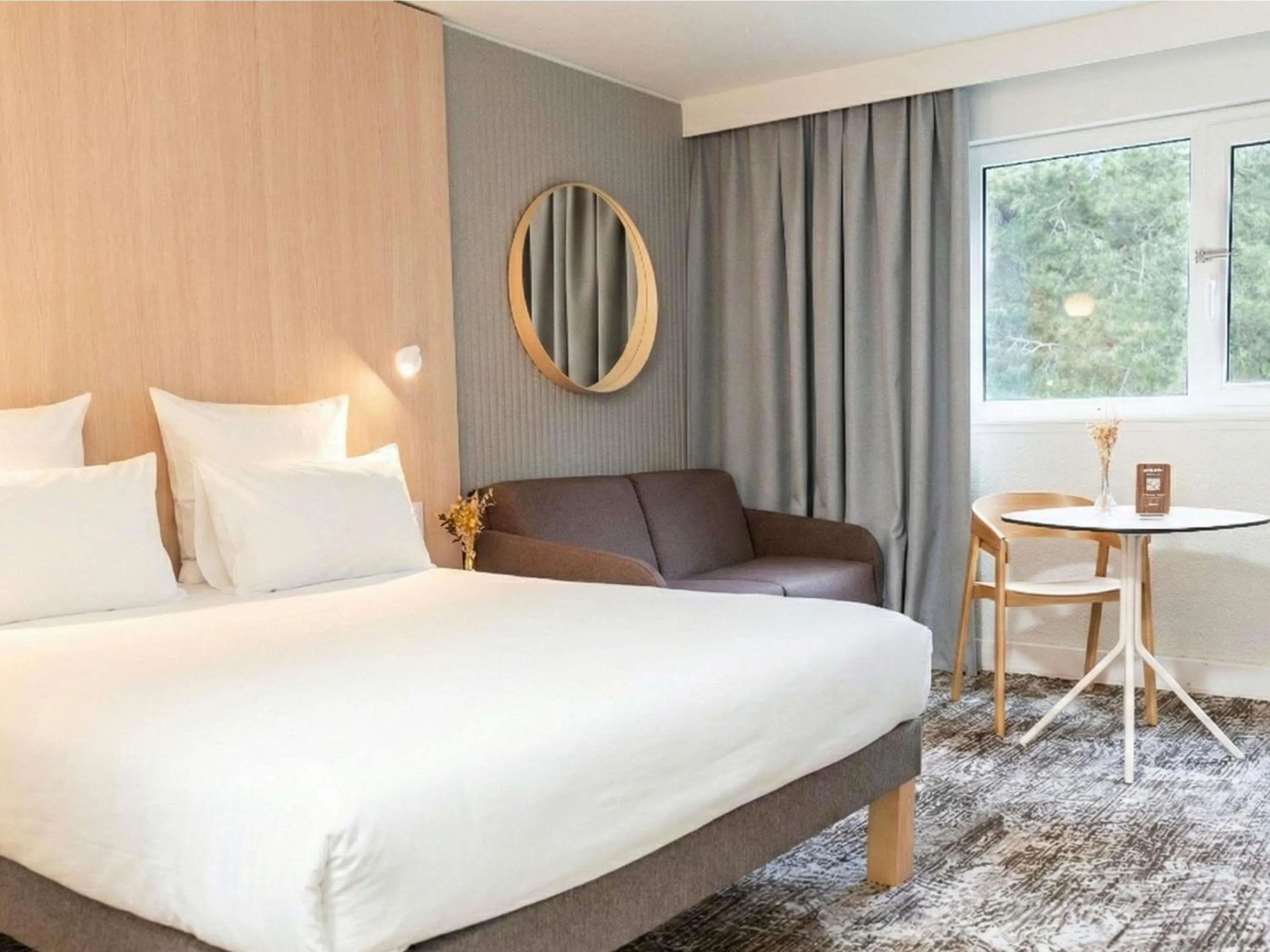 Bedroom, Bed in Novotel Rouen Sud Zenith Parc Expo