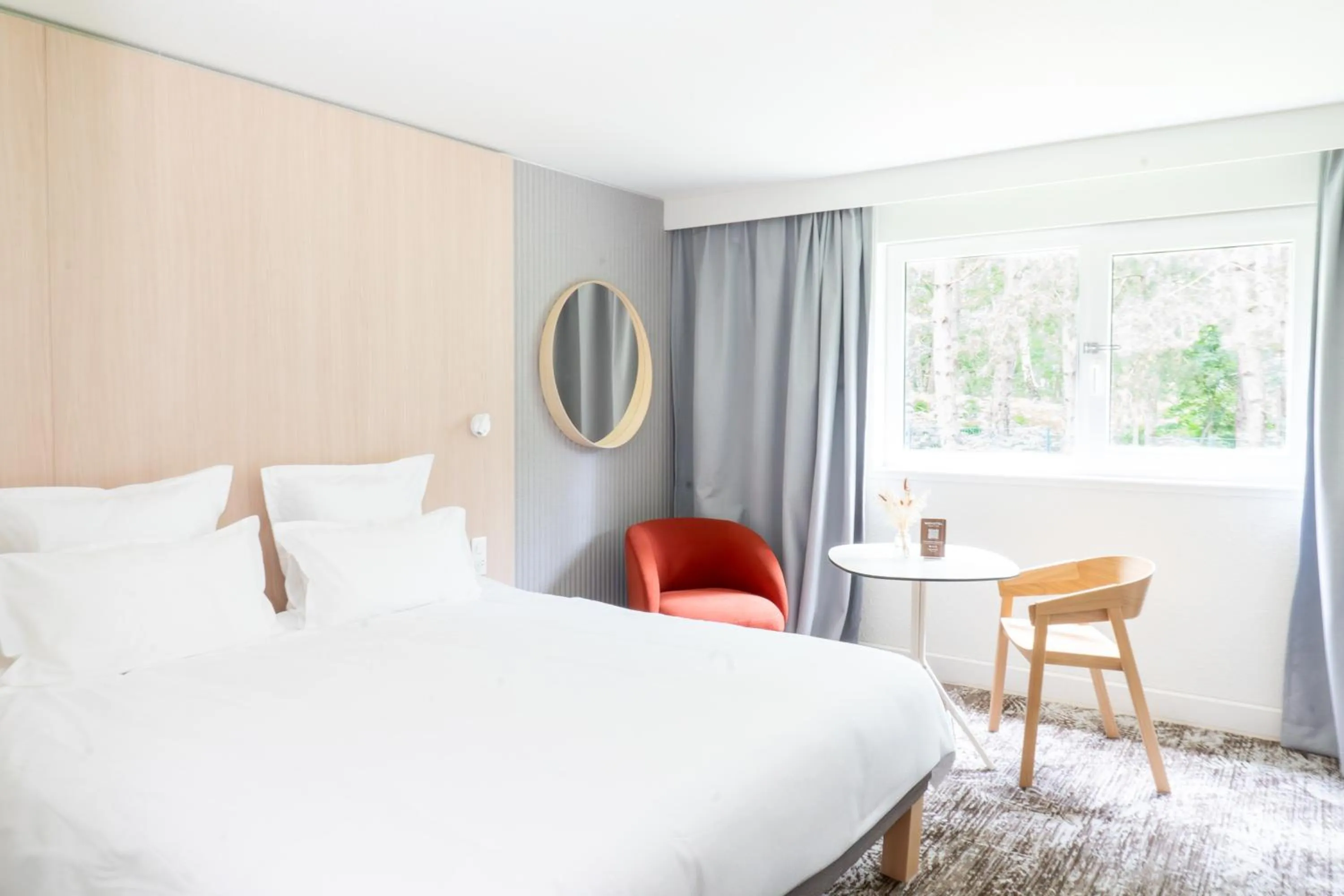 Bedroom, Bed in Novotel Rouen Sud