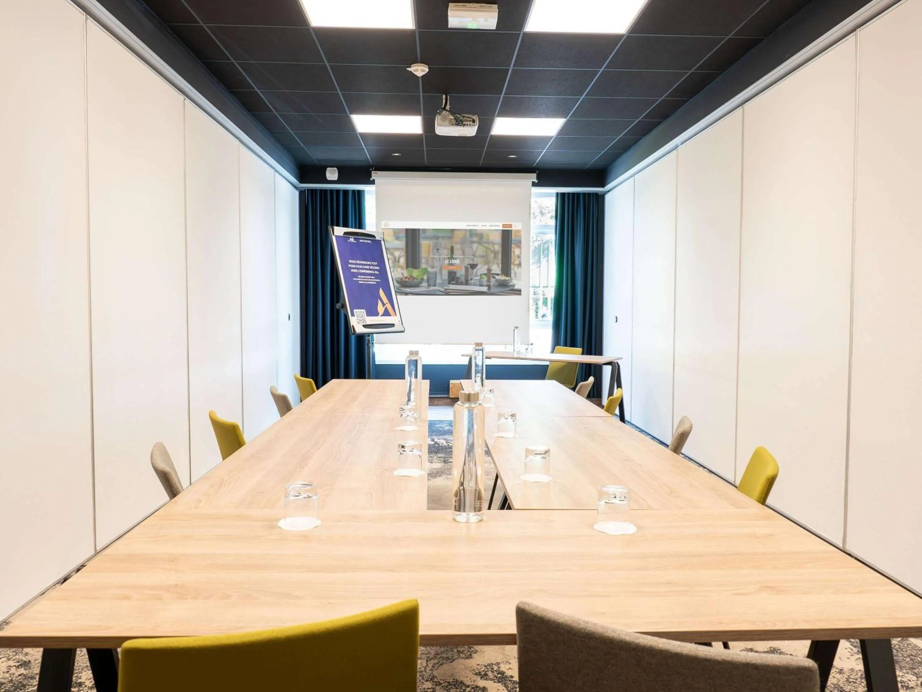 Meeting/conference room in Novotel Rouen Sud