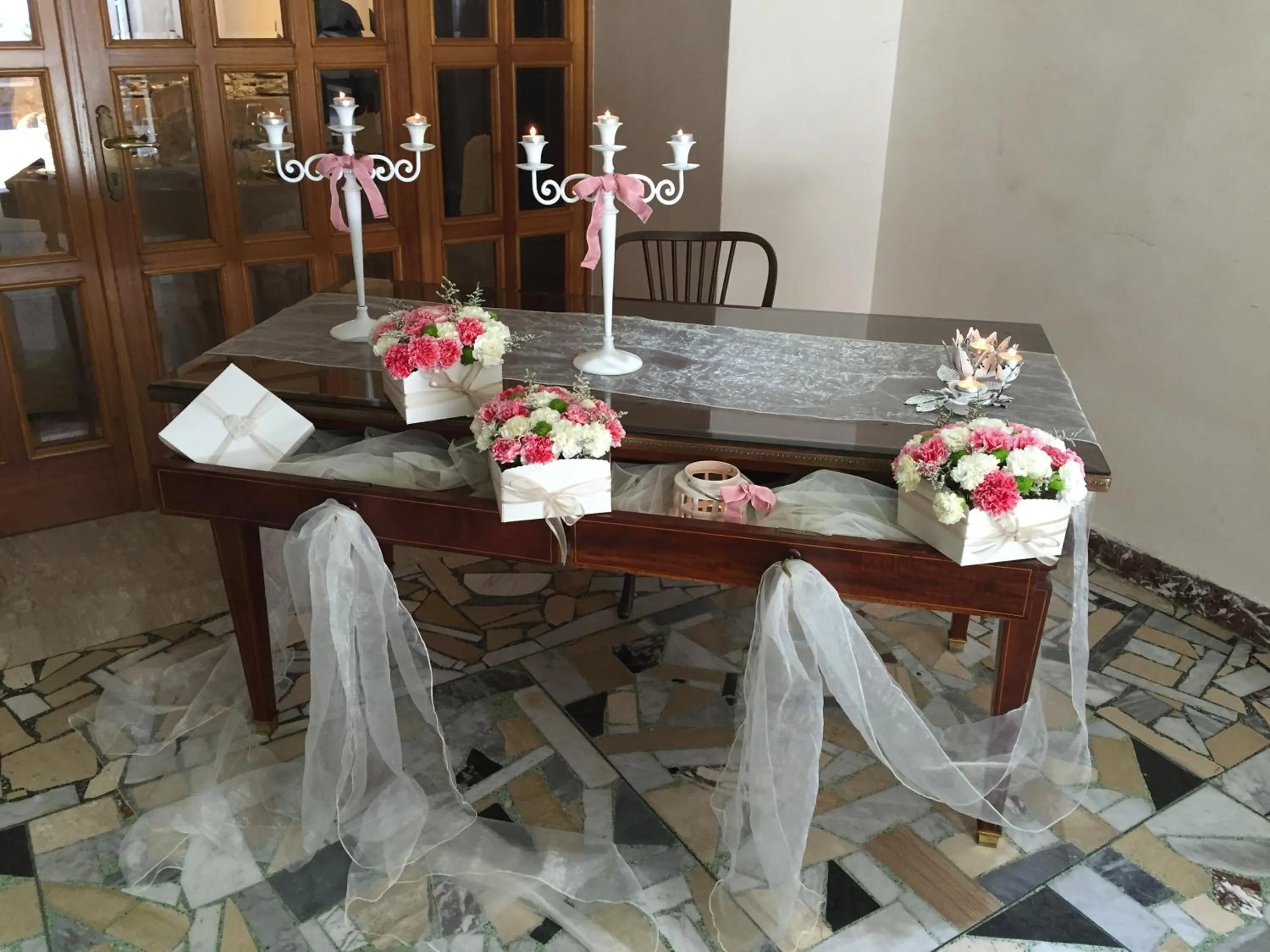 Decorative detail in Albergo Ristorante Cavaliere