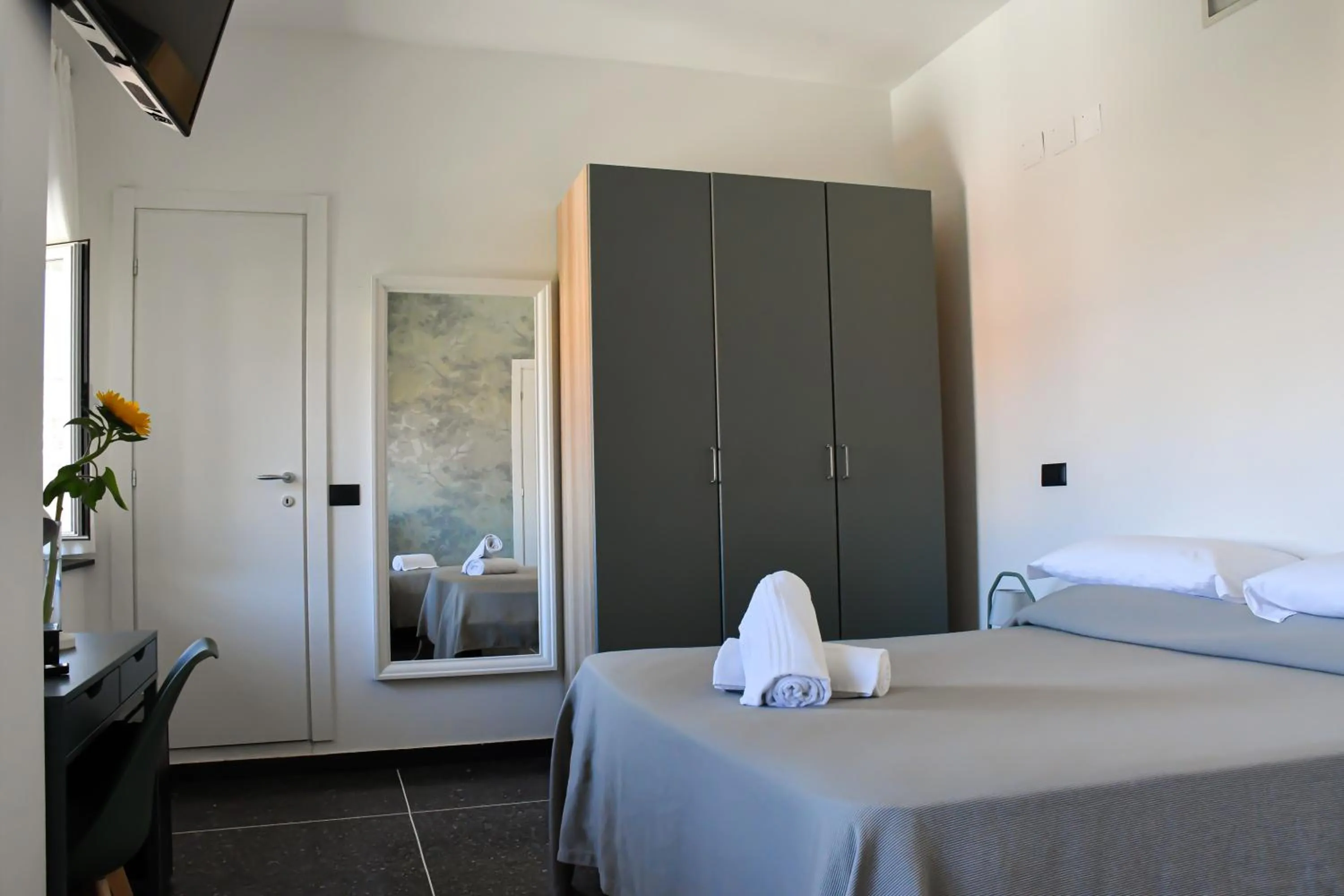 Photo of the whole room, Bed in Hotel Le Palme