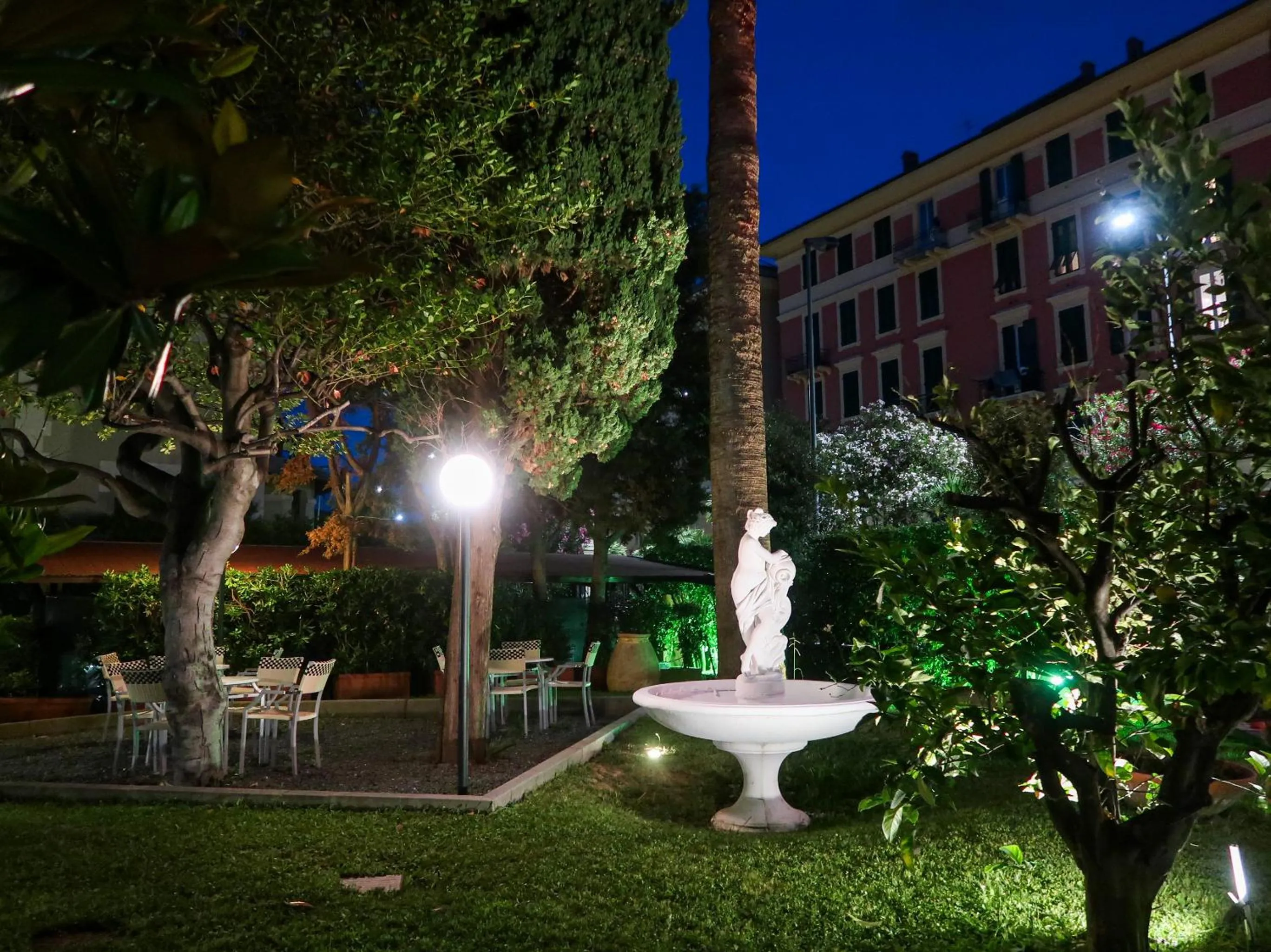 Night in Hotel Le Palme