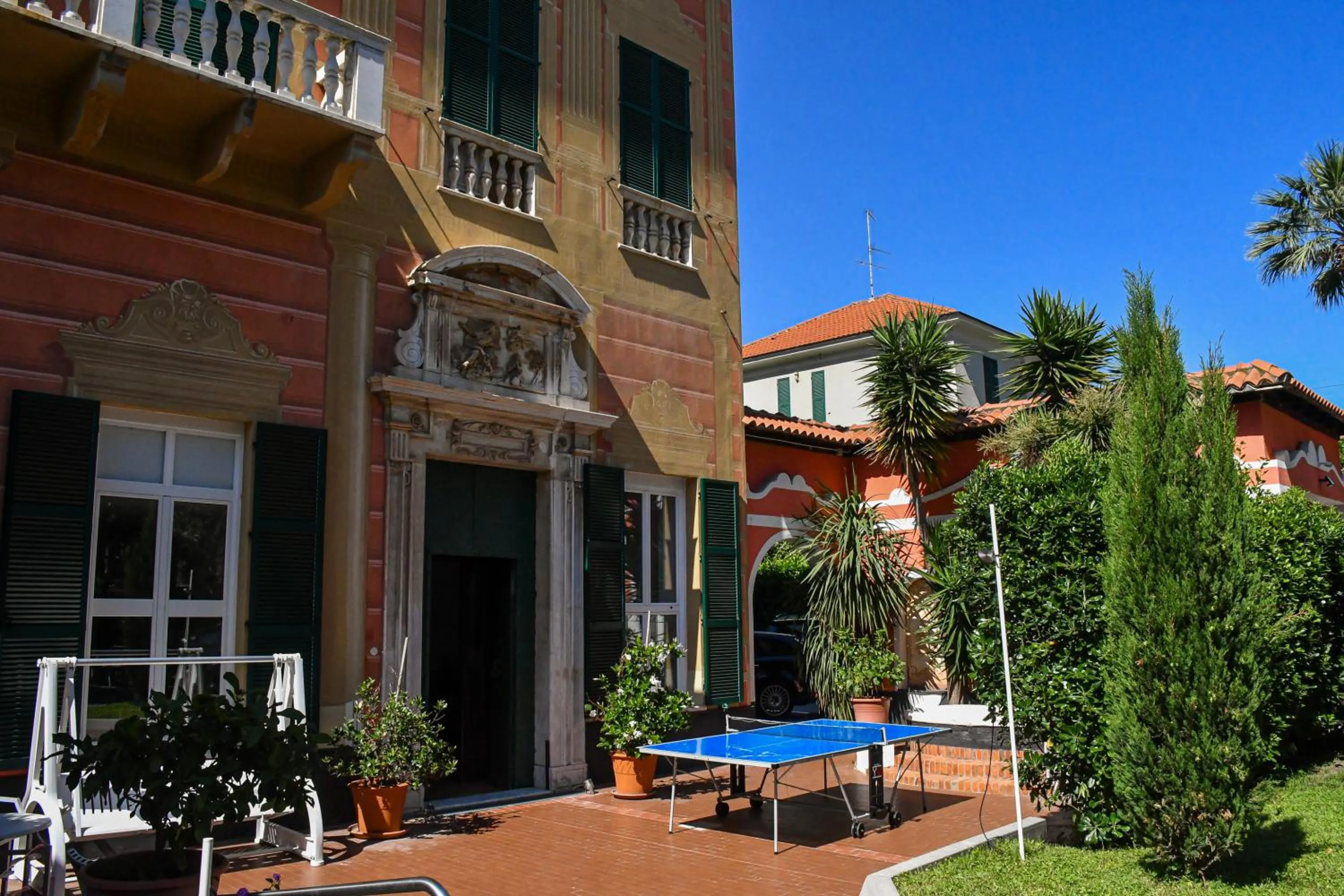 Property building in Hotel Le Palme