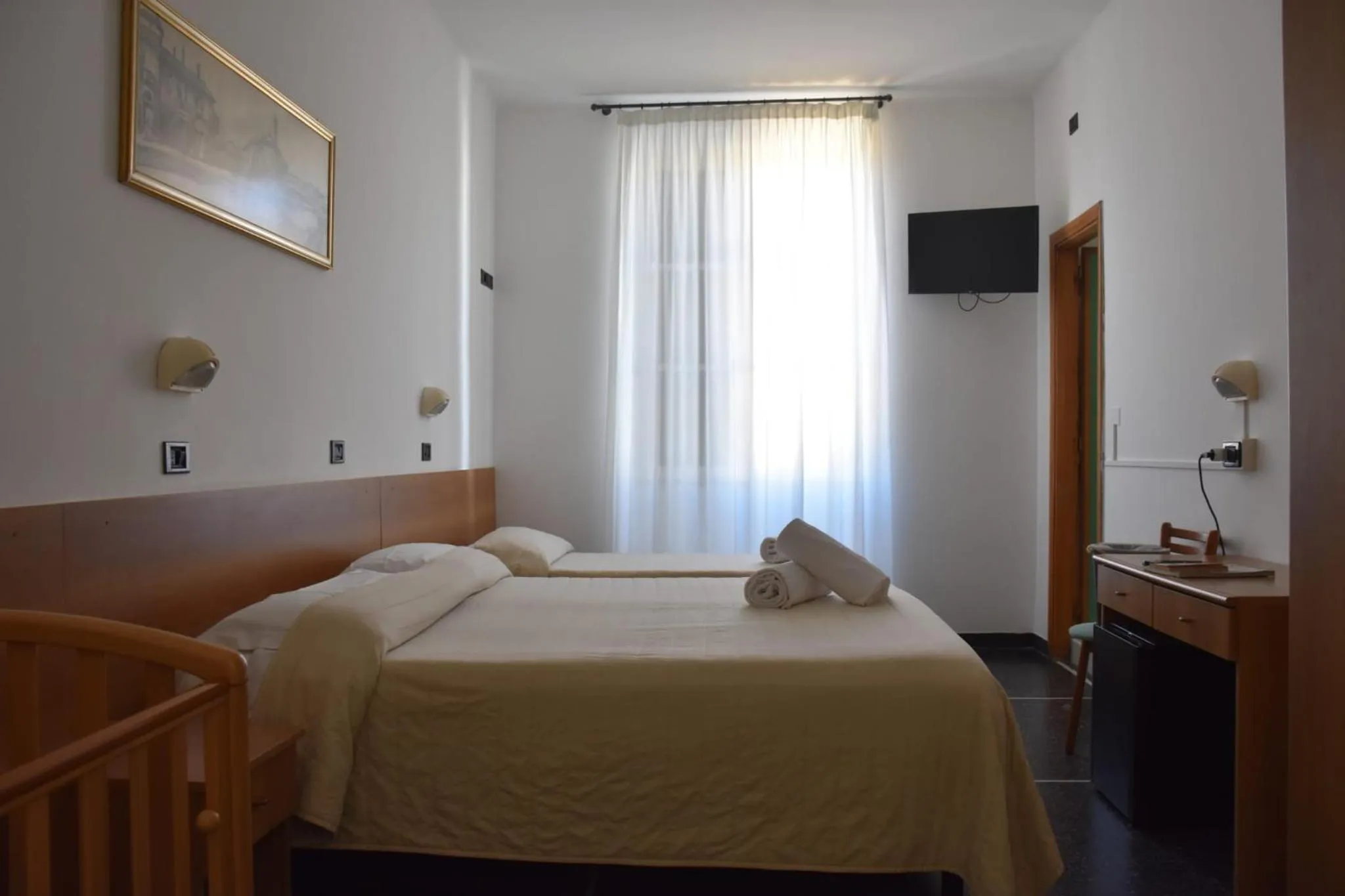 Photo of the whole room, Bed in Hotel Le Palme