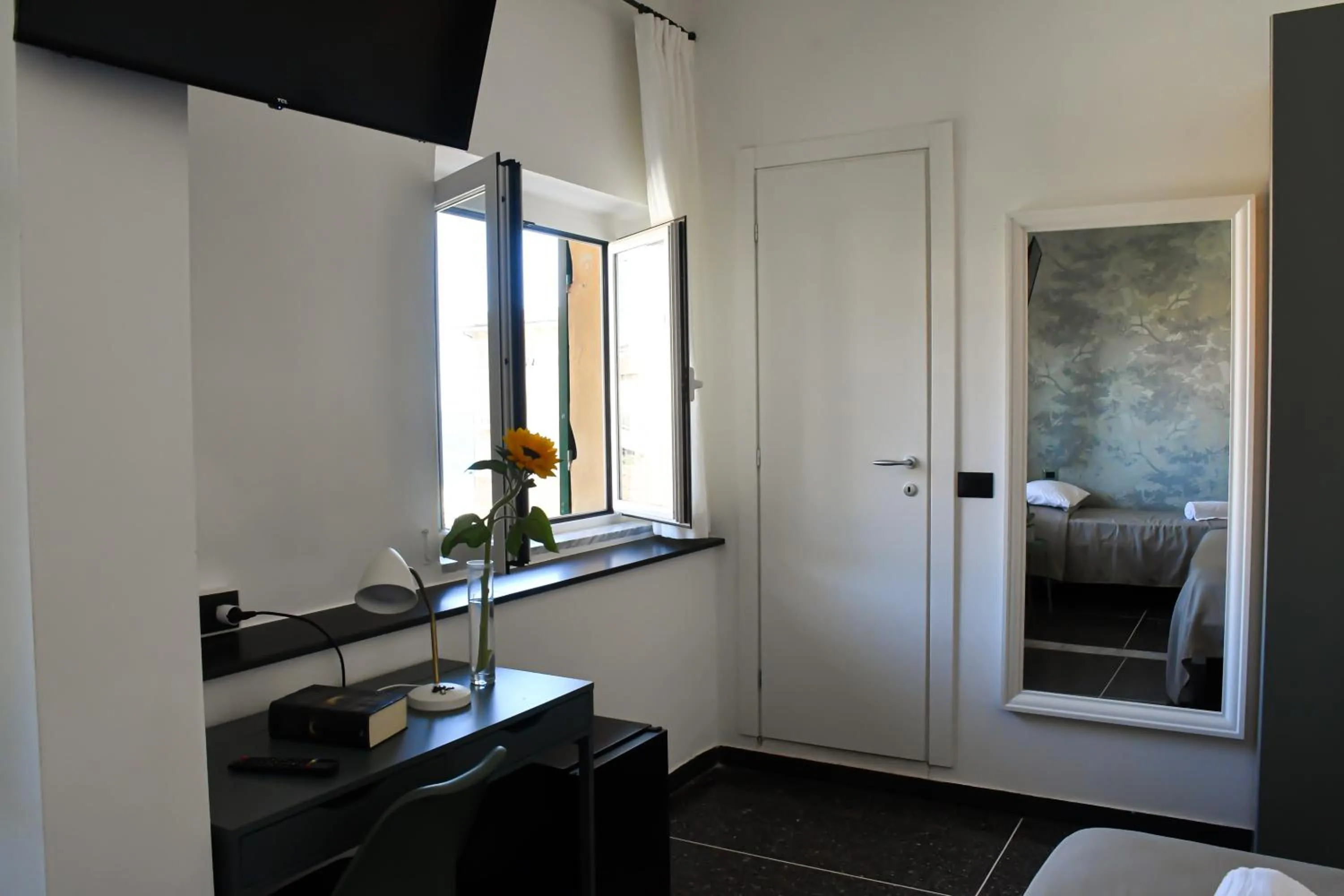 Photo of the whole room, Bed in Hotel Le Palme