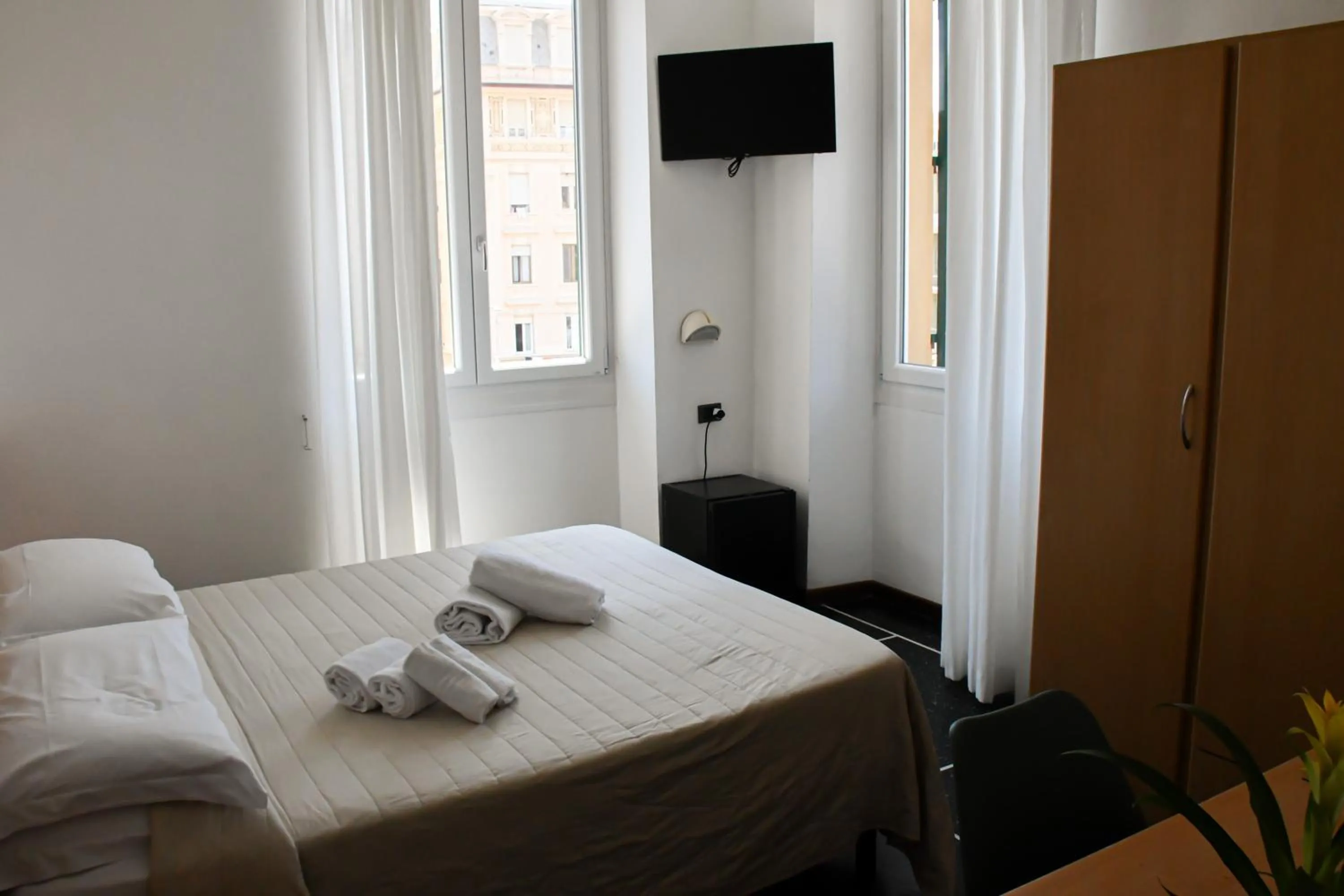 Photo of the whole room, Bed in Hotel Le Palme