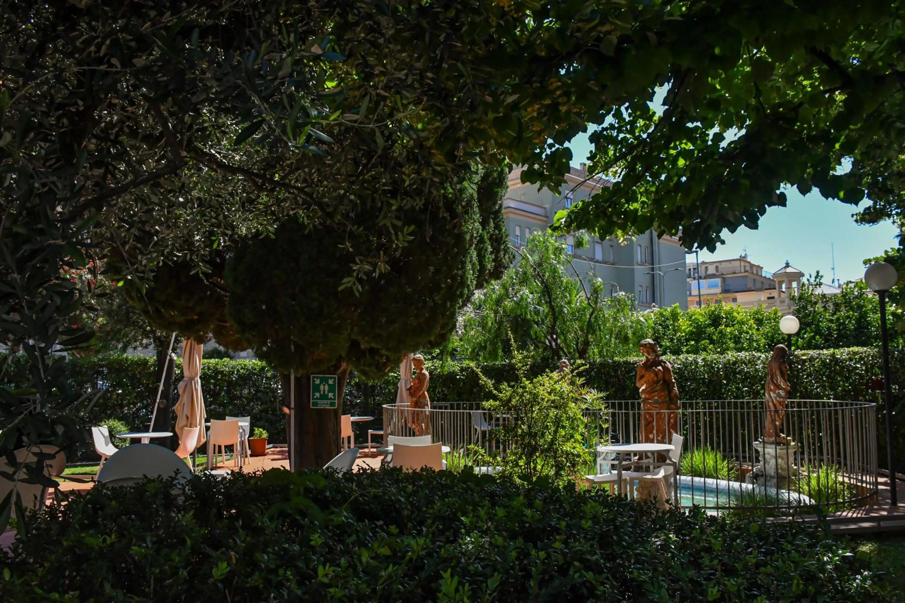 Garden view in Hotel Le Palme