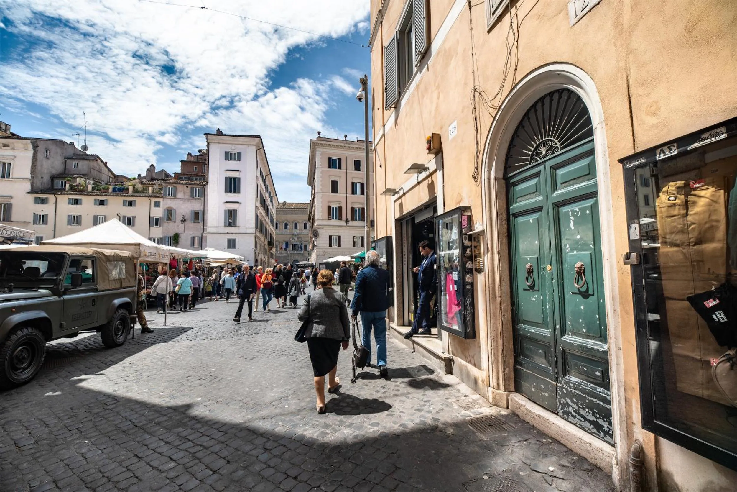 Facade/entrance in Appartamento via dei Baullari