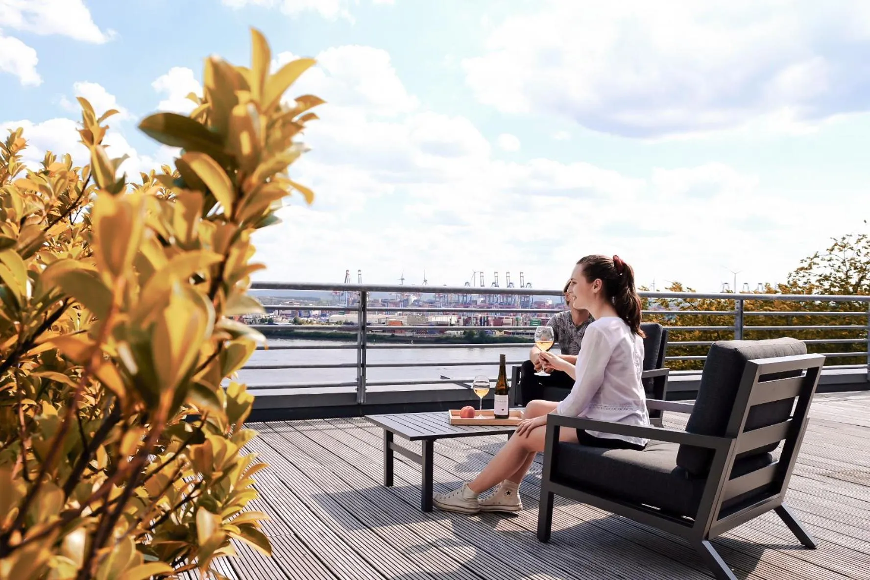 People in The Suites Rainvilleterrasse