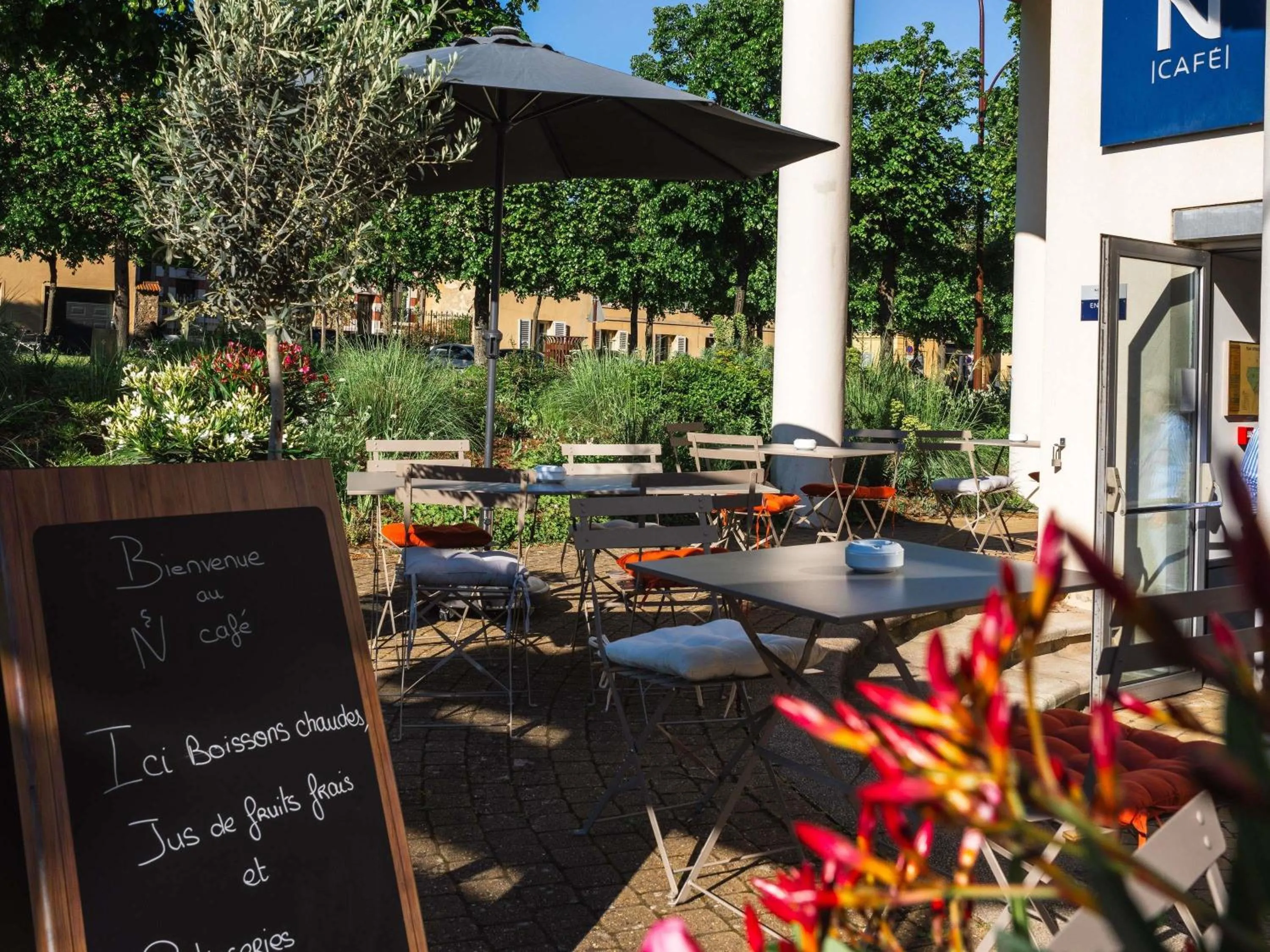 Property building in Novotel Château de Versailles