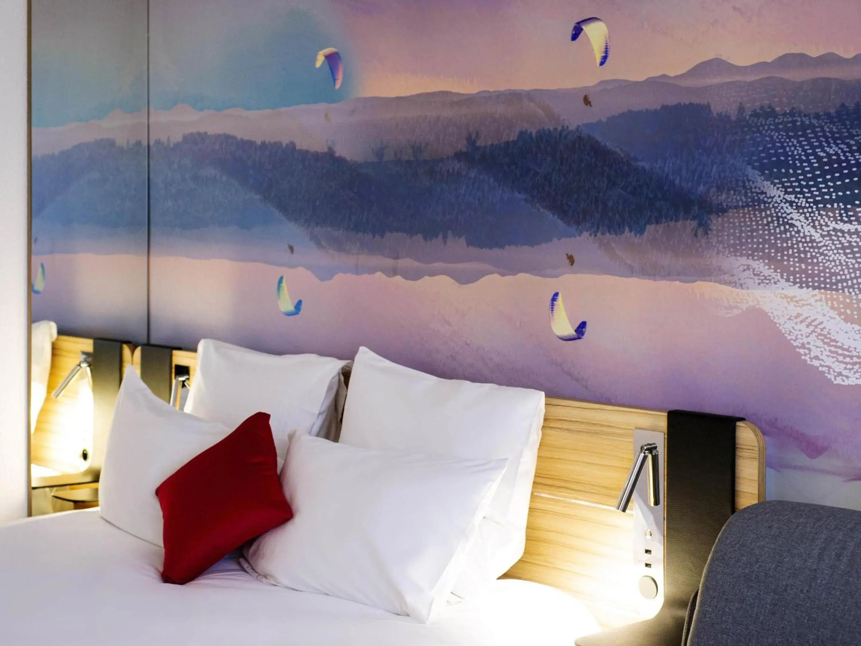 Bedroom, Bed in Novotel Clermont-Ferrand Bedroom, Bed in Novotel Clermont-Ferrand