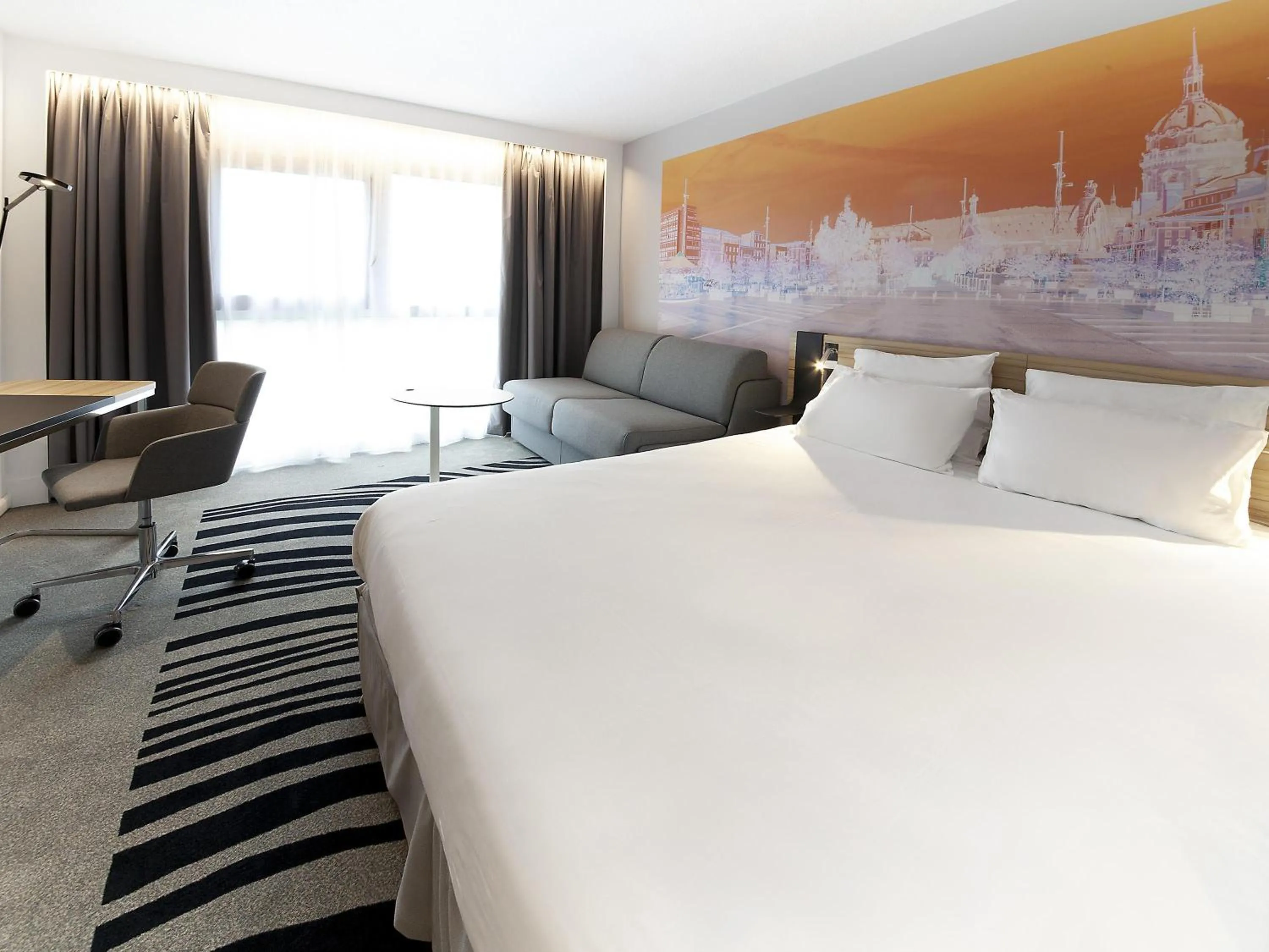 Bedroom, Bed in Novotel Clermont-Ferrand