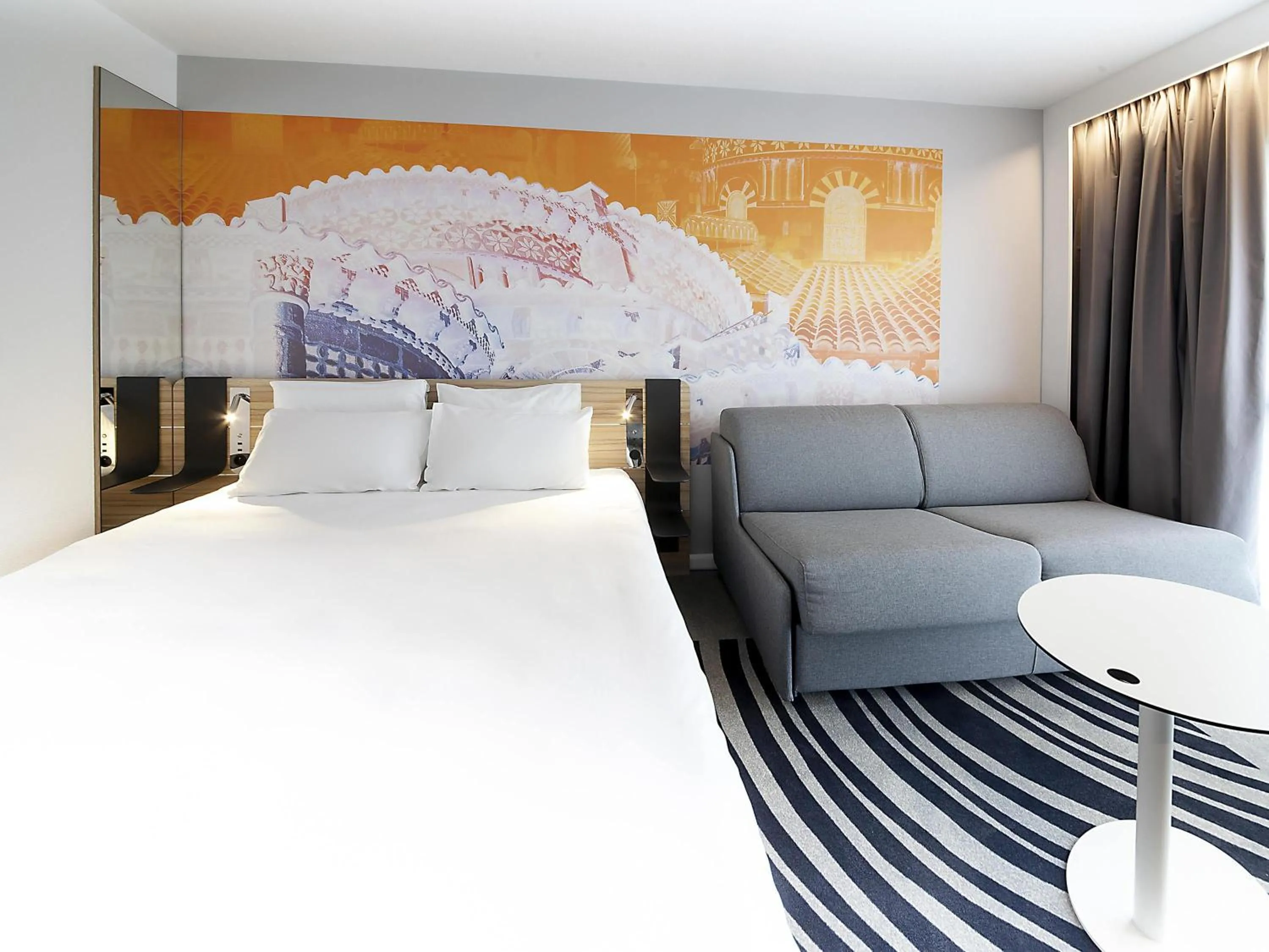 Bedroom, Bed in Novotel Clermont-Ferrand