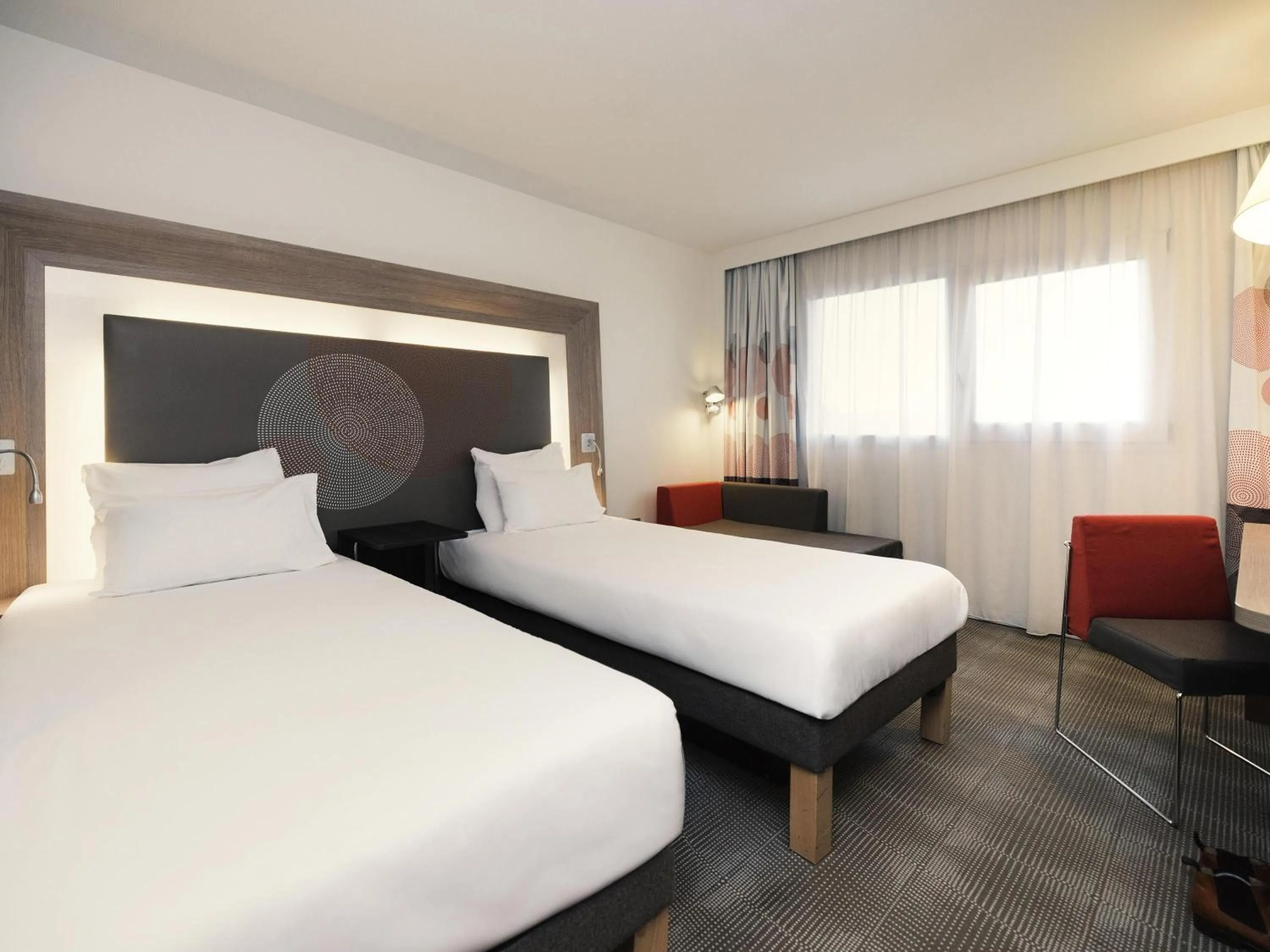 Bedroom, Bed in Novotel Clermont-Ferrand