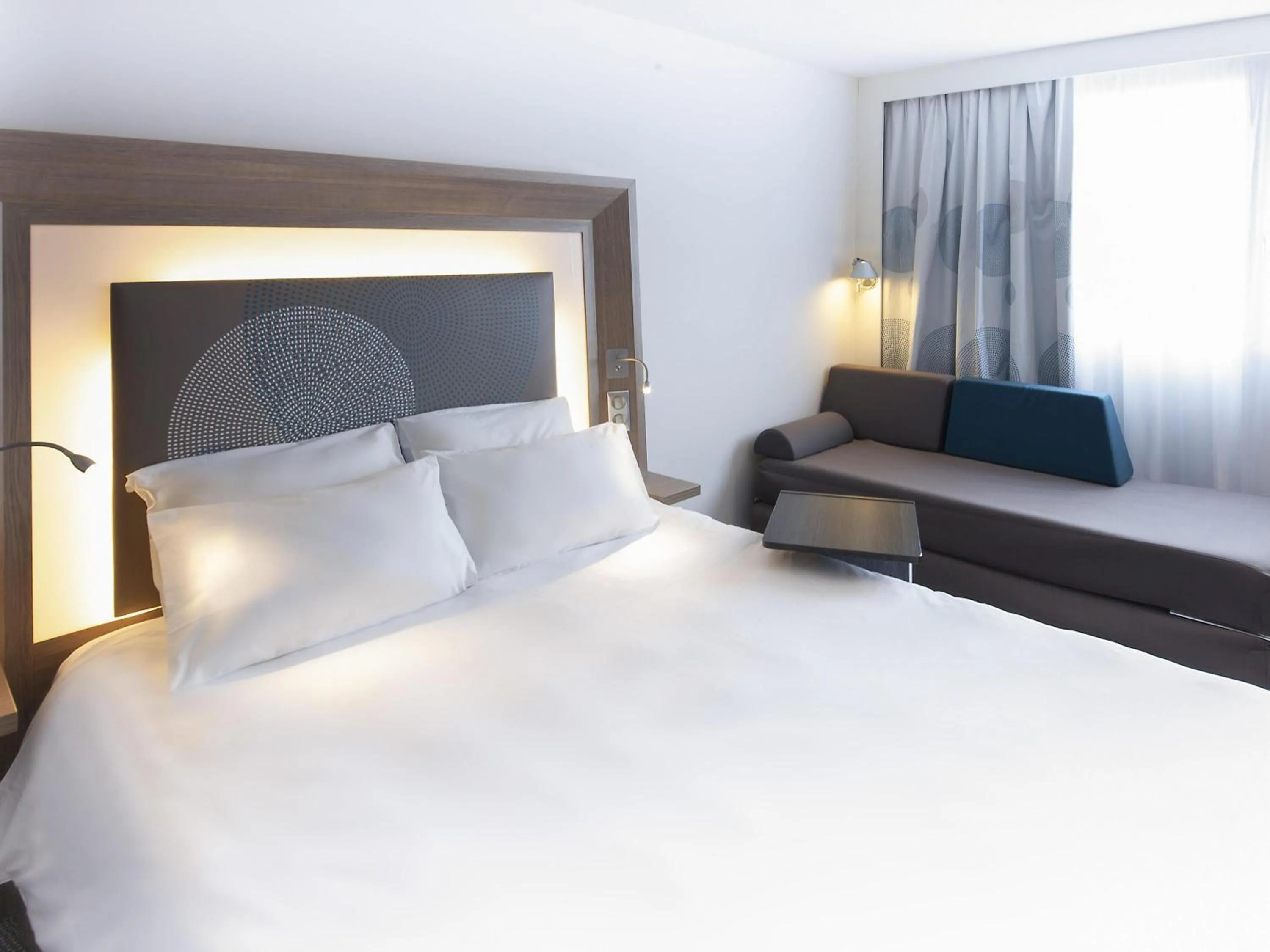 Bedroom, Bed in Novotel Clermont-Ferrand