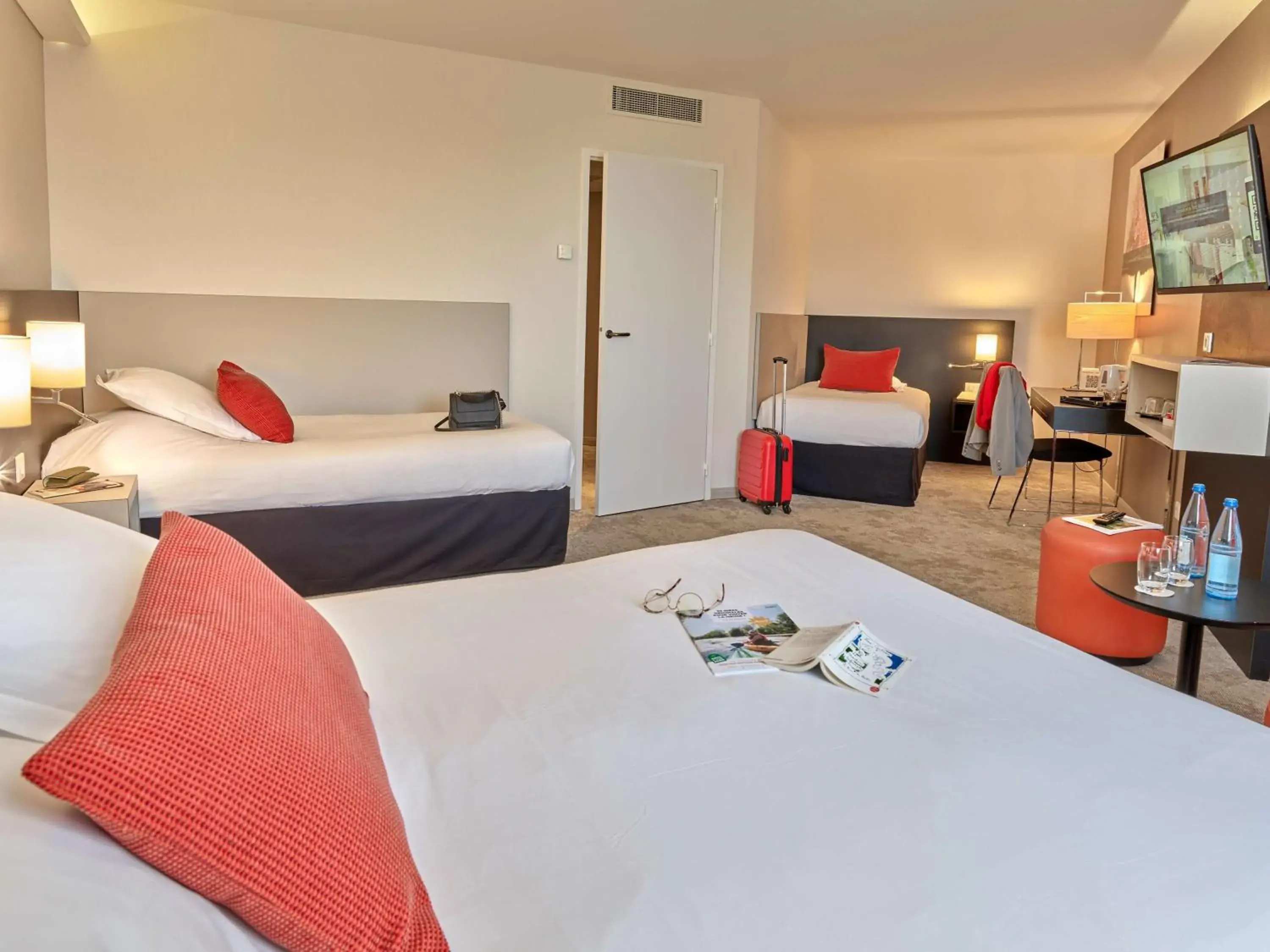 Bedroom, Bed in Best Western Plus Metz Technopole Bedroom, Bed in Best Western Plus Metz Technopole
