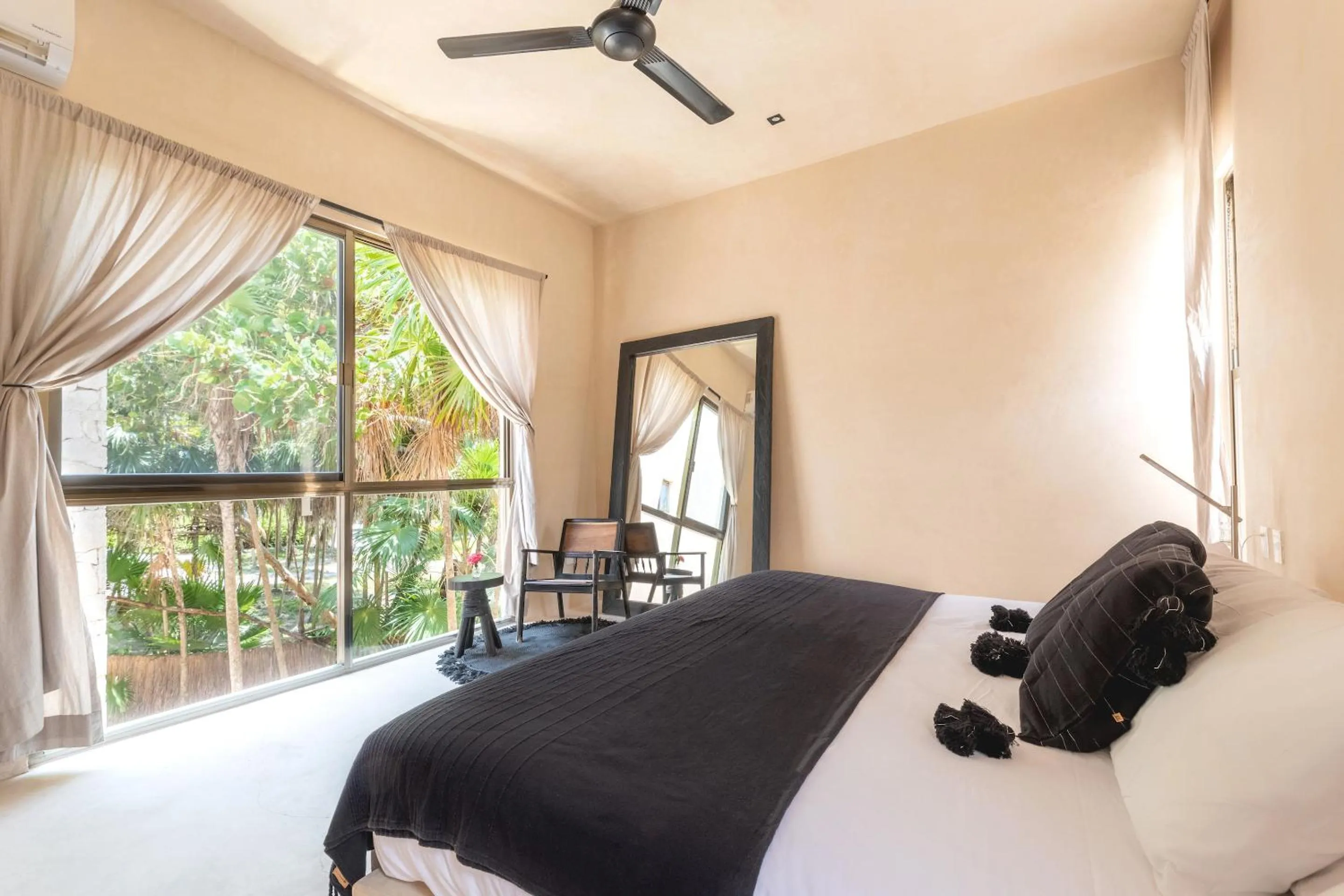 View (from property/room), Bed in NEST Tulum